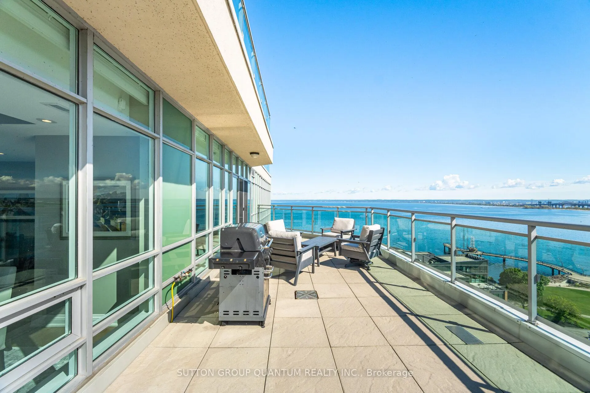 Photo 2 of Unit PH2, 360 Pearl Street, Burlington, Brant — HOMEH