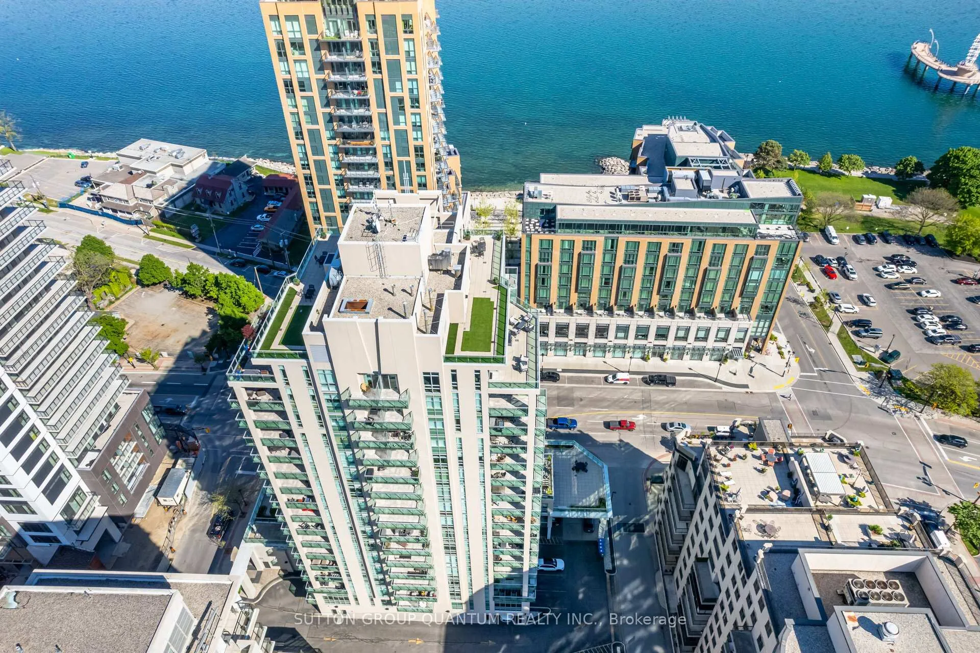 Photo 4 of Unit PH2, 360 Pearl Street, Burlington, Brant — HOMEH