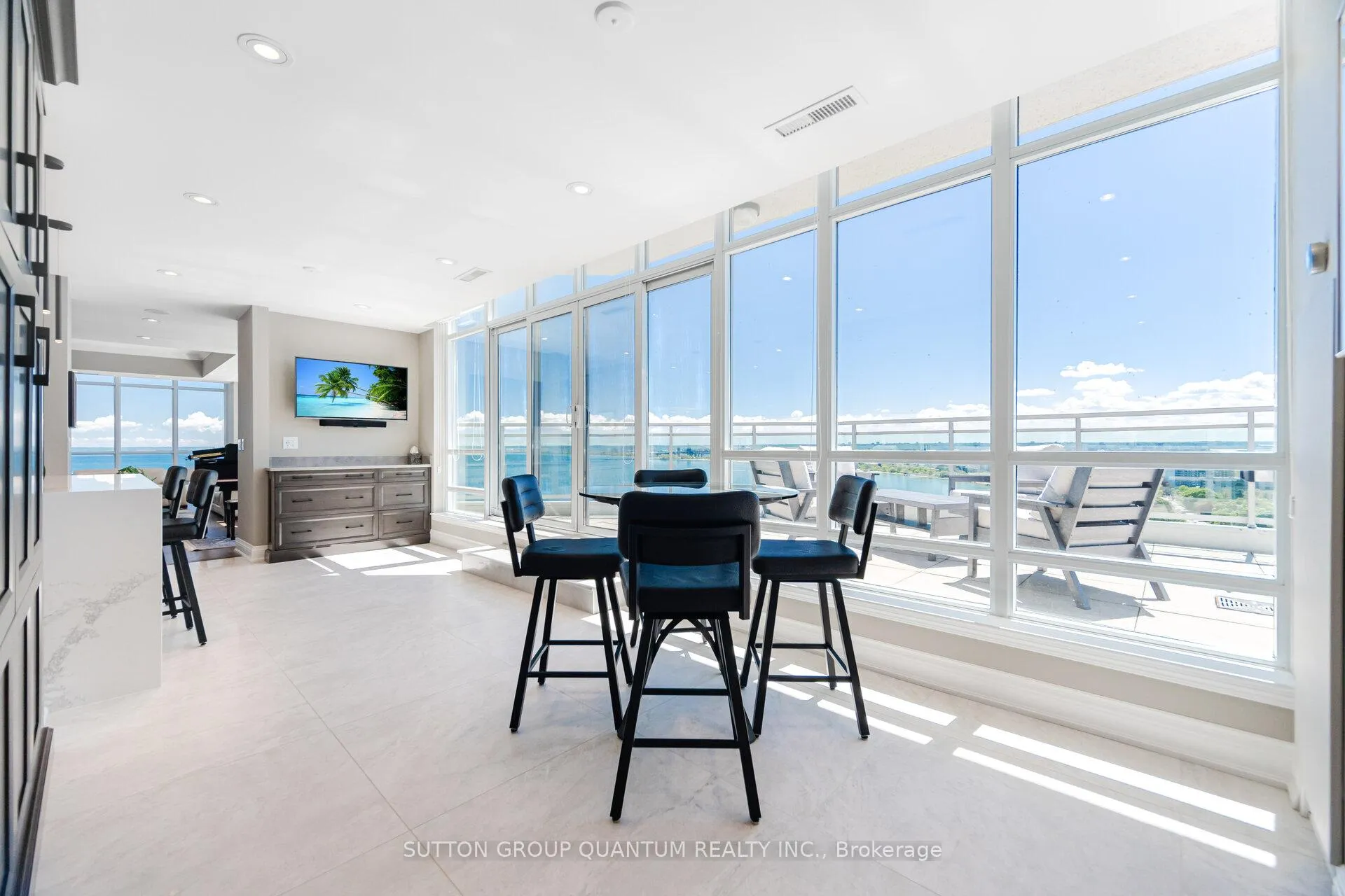 Photo 8 of Unit PH2, 360 Pearl Street, Burlington, Brant — HOMEH