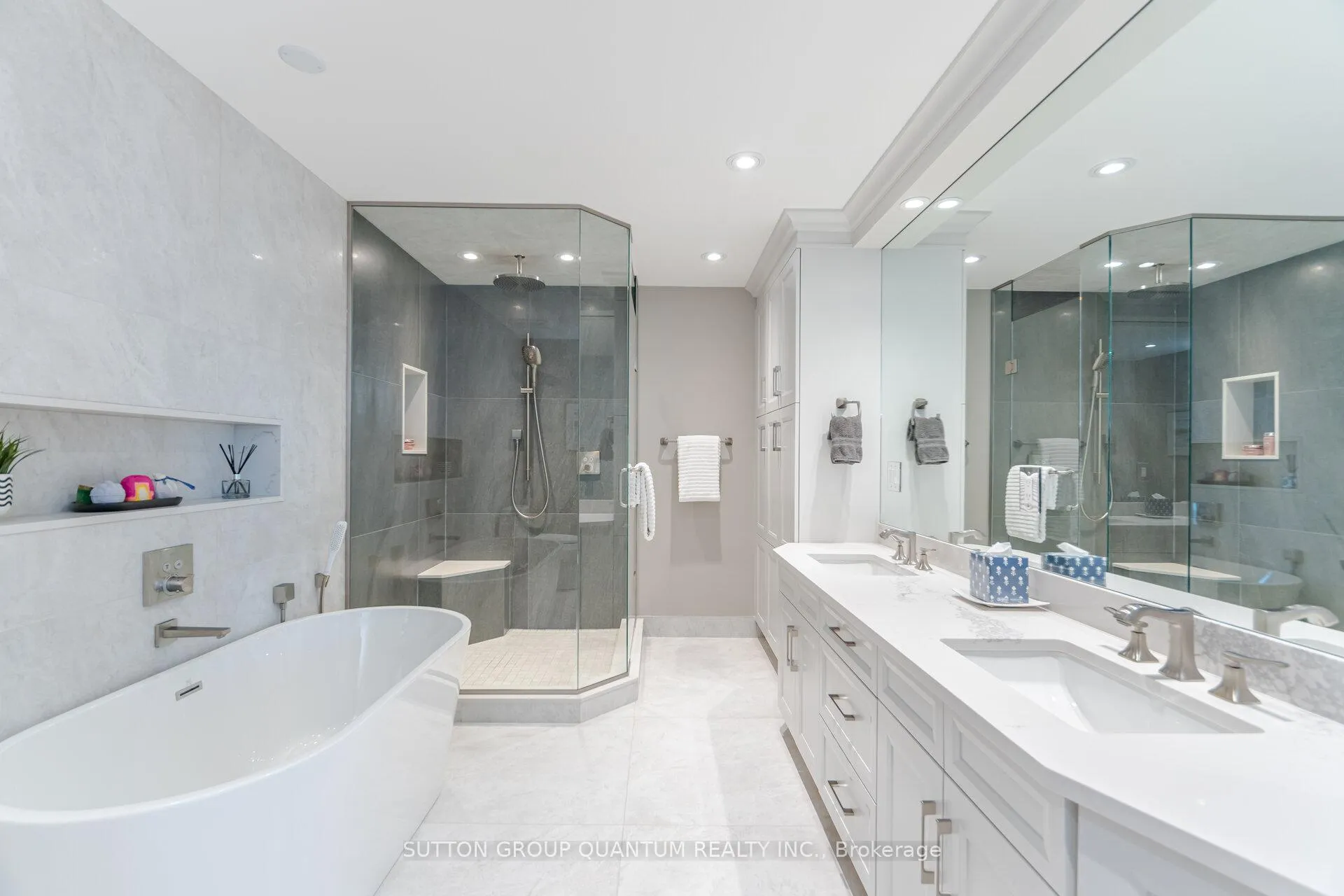 Photo 21 of Unit PH2, 360 Pearl Street, Burlington, Brant — HOMEH
