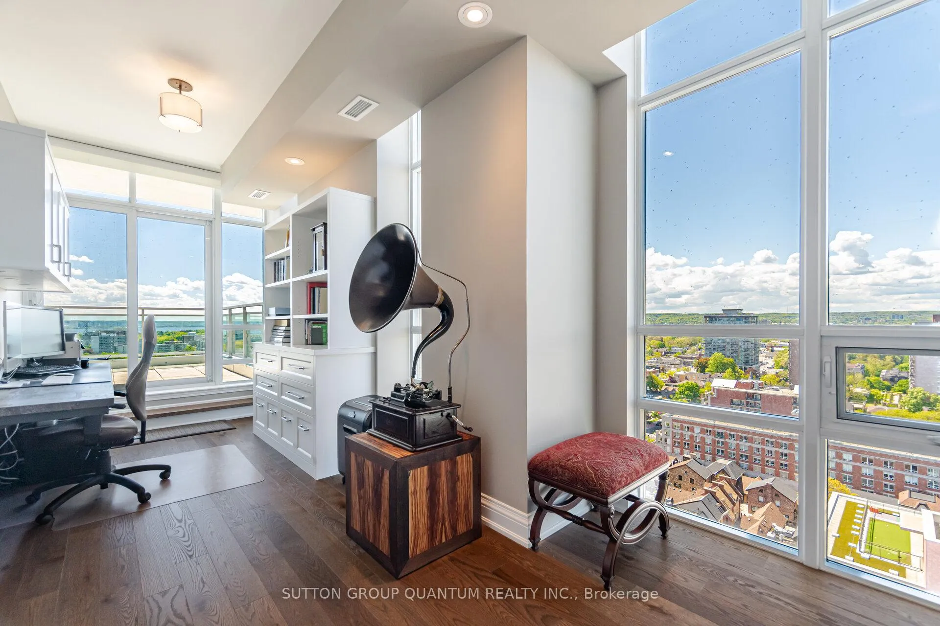 Photo 33 of Unit PH2, 360 Pearl Street, Burlington, Brant — HOMEH