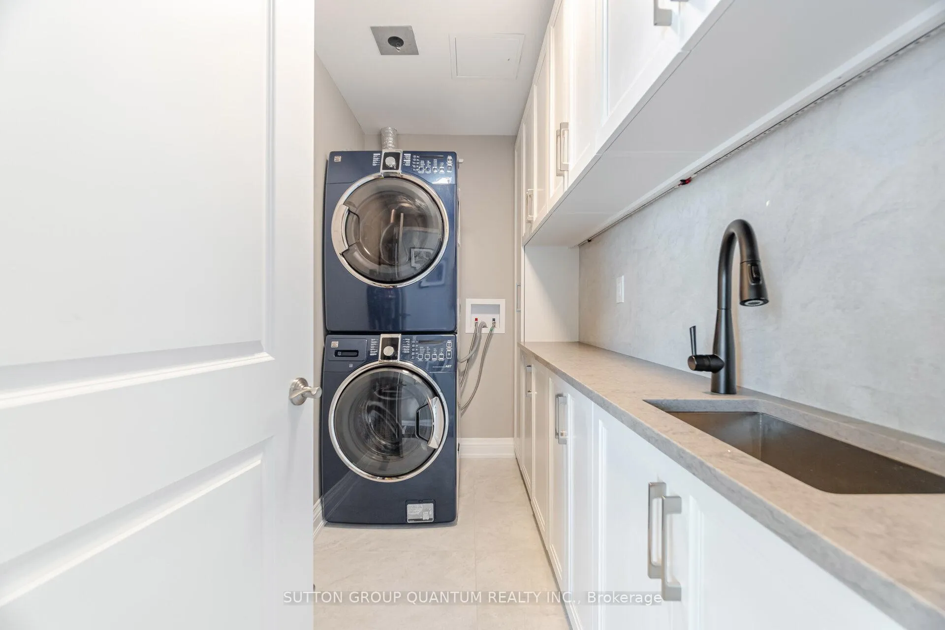 Photo 35 of Unit PH2, 360 Pearl Street, Burlington, Brant — HOMEH