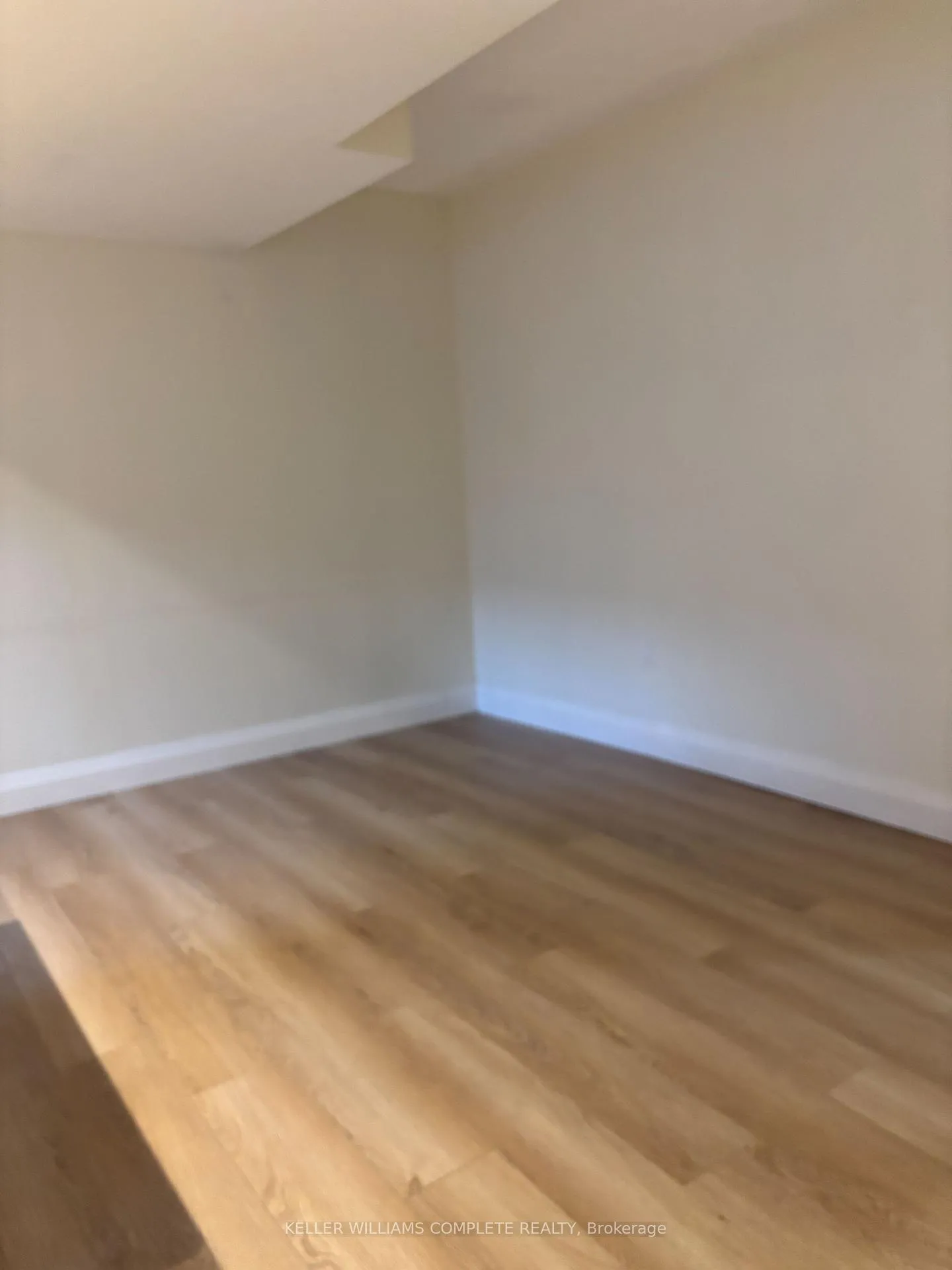 Photo 5 of Unit 2, 4 Bankfield Crescent, Hamilton, Stoney Creek — HOMEH