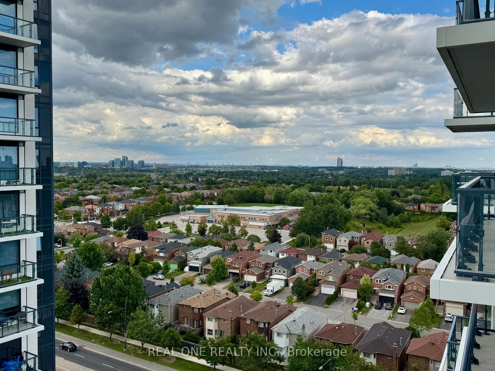 Photo 22 of Unit 1326, 7950 Bathurst Street, Vaughan, Beverley Glen — HOMEH