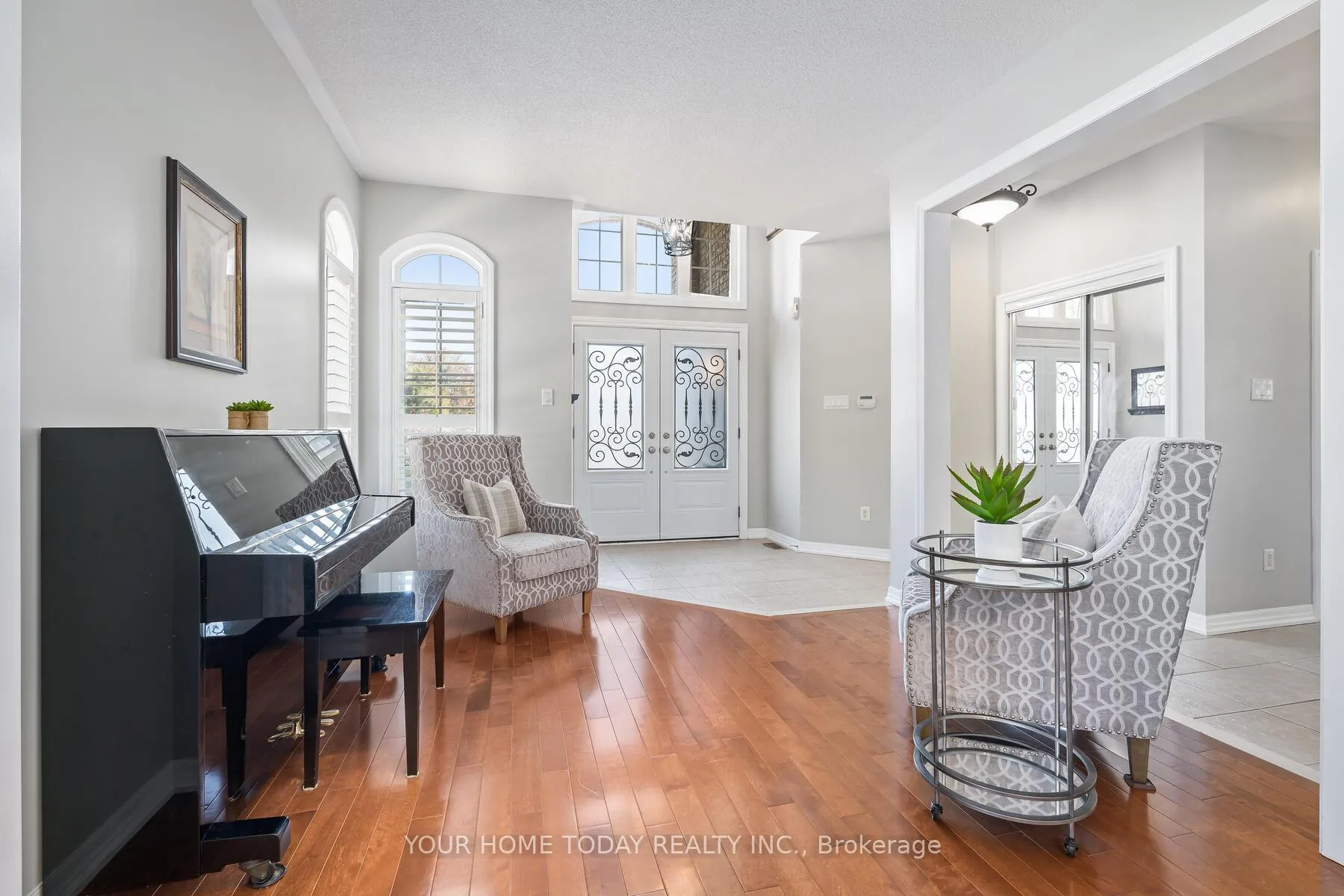 Photo 3 of 32 Orchid Avenue, Halton Hills, Georgetown — HOMEH