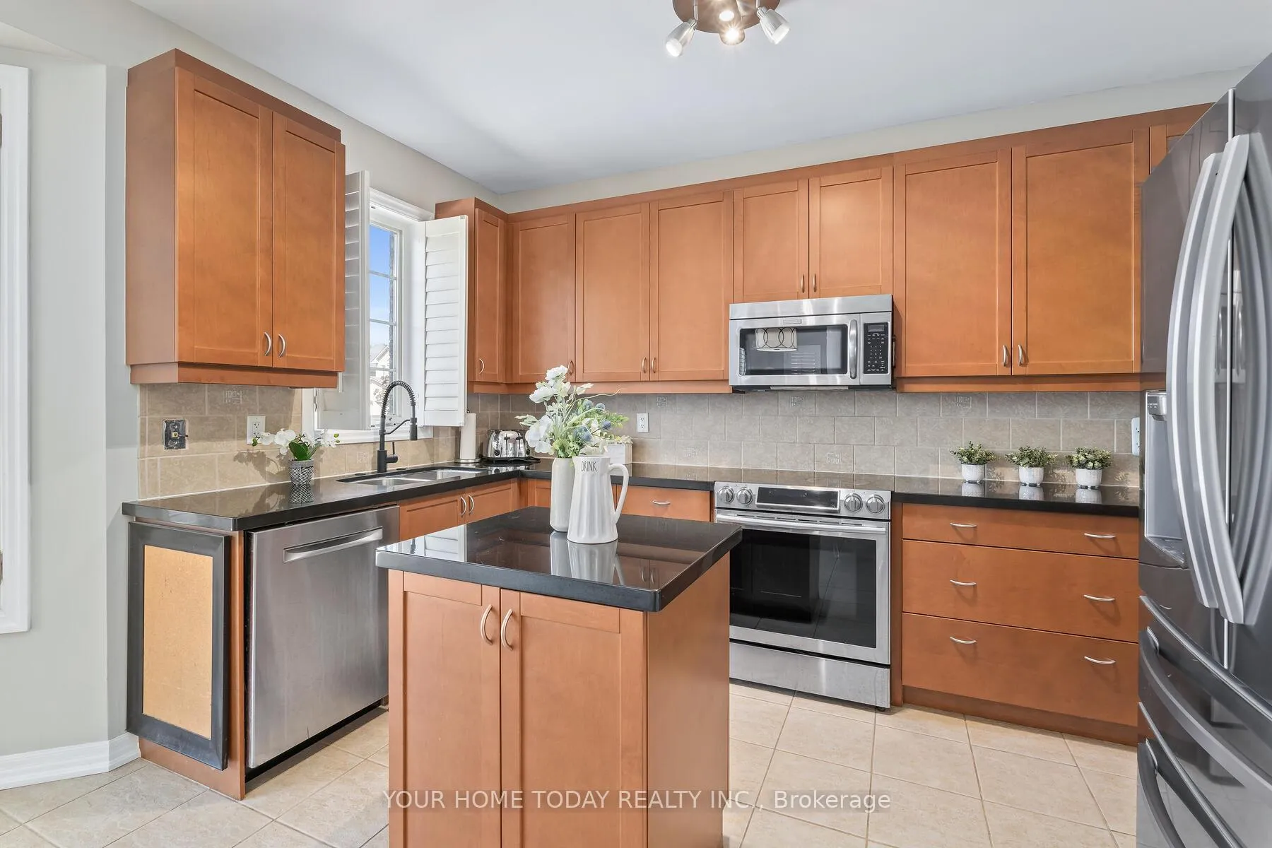 Photo 7 of 32 Orchid Avenue, Halton Hills, Georgetown — HOMEH