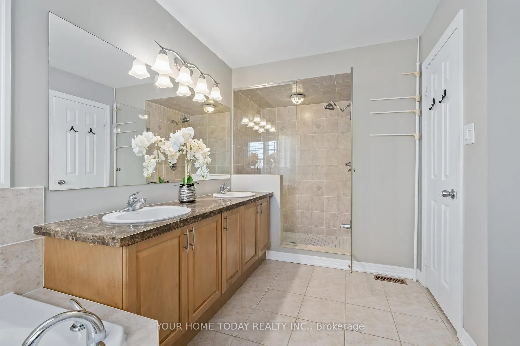 Photo 17 of 32 Orchid Avenue, Halton Hills, Georgetown — HOMEH