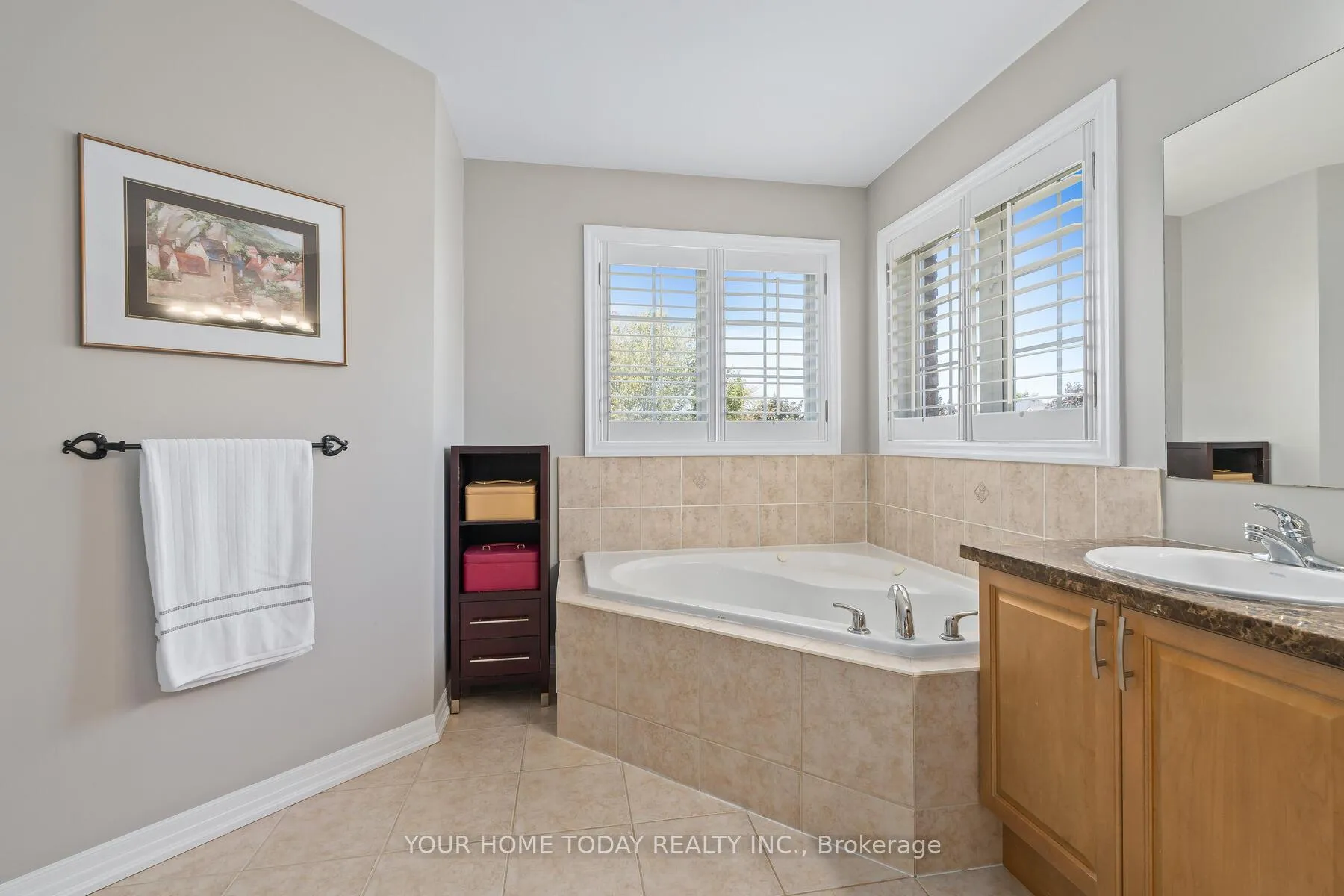 Photo 18 of 32 Orchid Avenue, Halton Hills, Georgetown — HOMEH