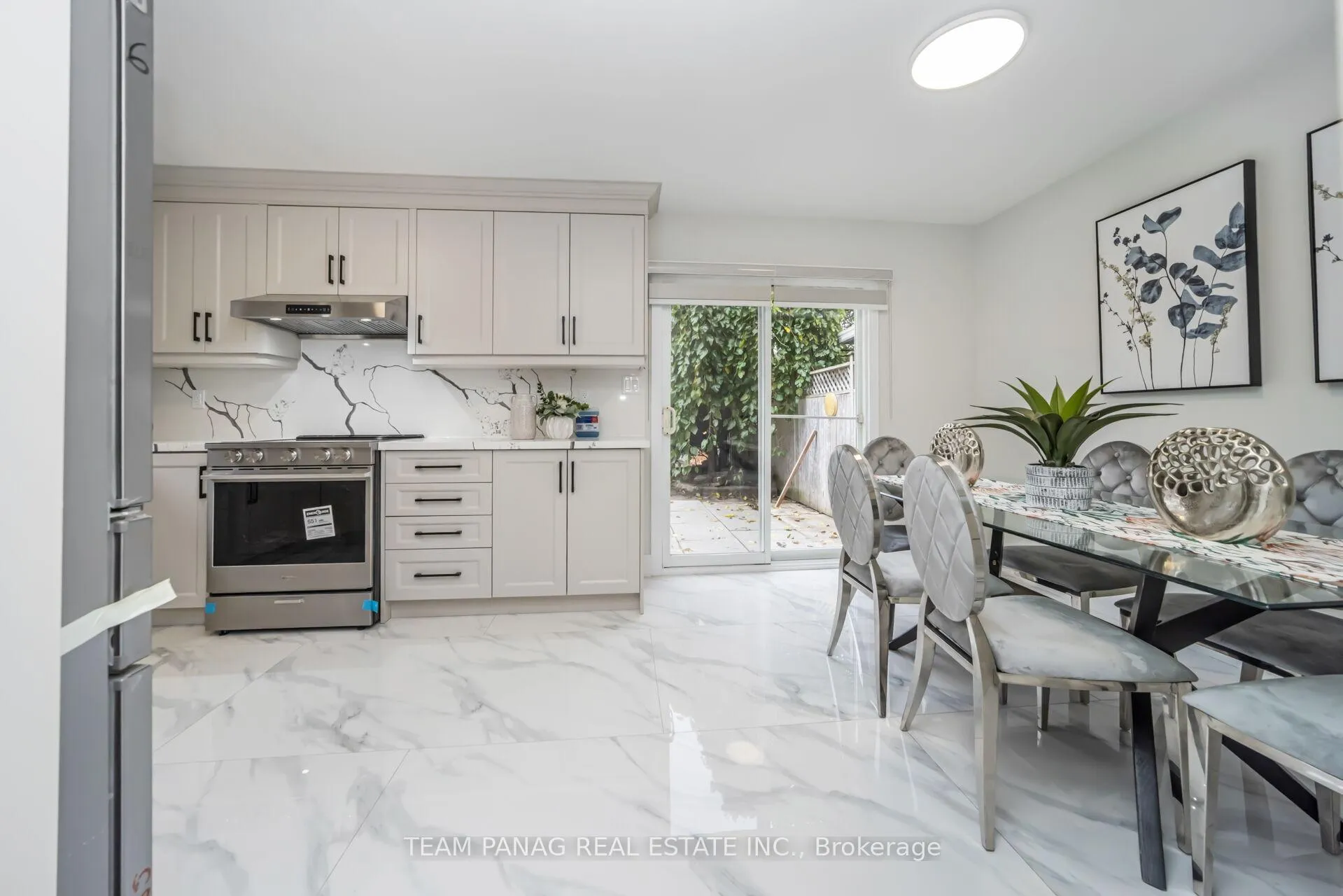 Photo 5 of 56 Bramhall Circle, Brampton, Madoc — HOMEH
