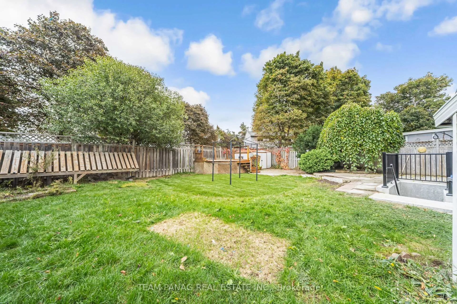 Photo 33 of 56 Bramhall Circle, Brampton, Madoc — HOMEH