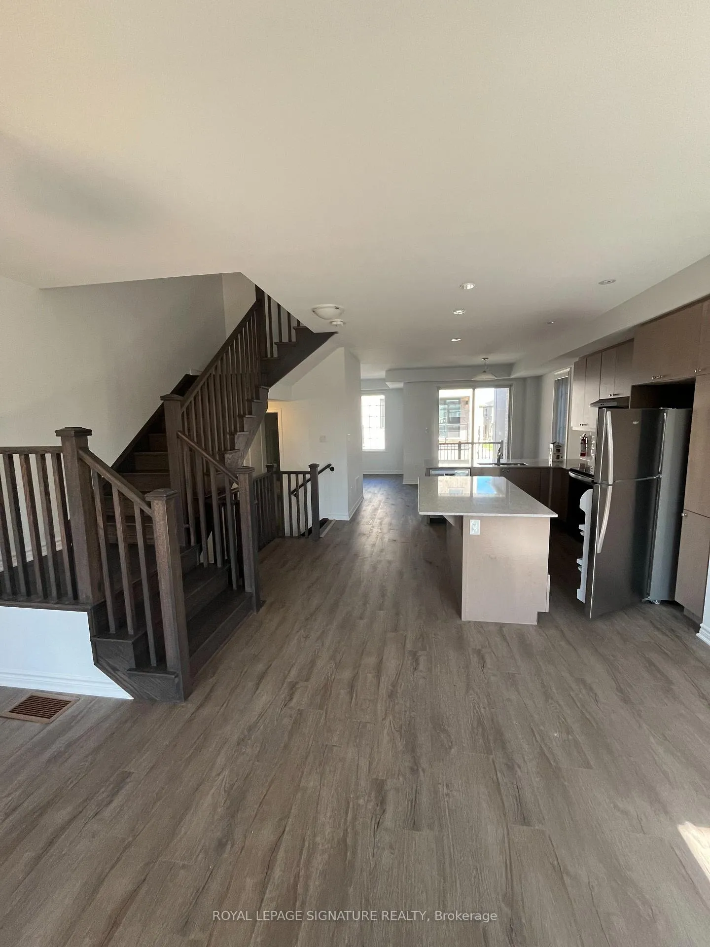Front of Unit 10, 1259 Lily Crescent