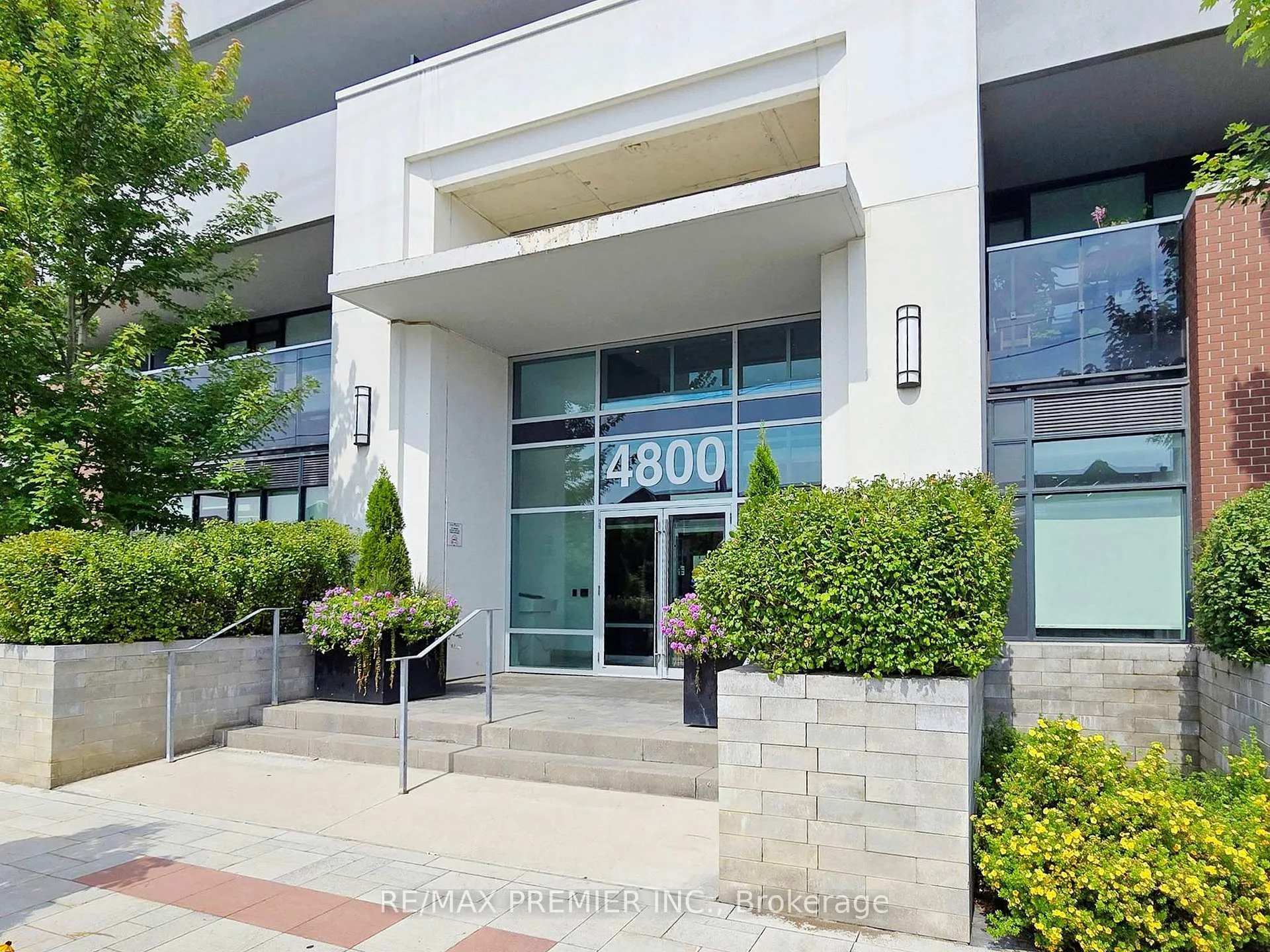 Photo 2 of Unit 119, 4800 Highway 7 Road, Vaughan, East Woodbridge — HOMEH