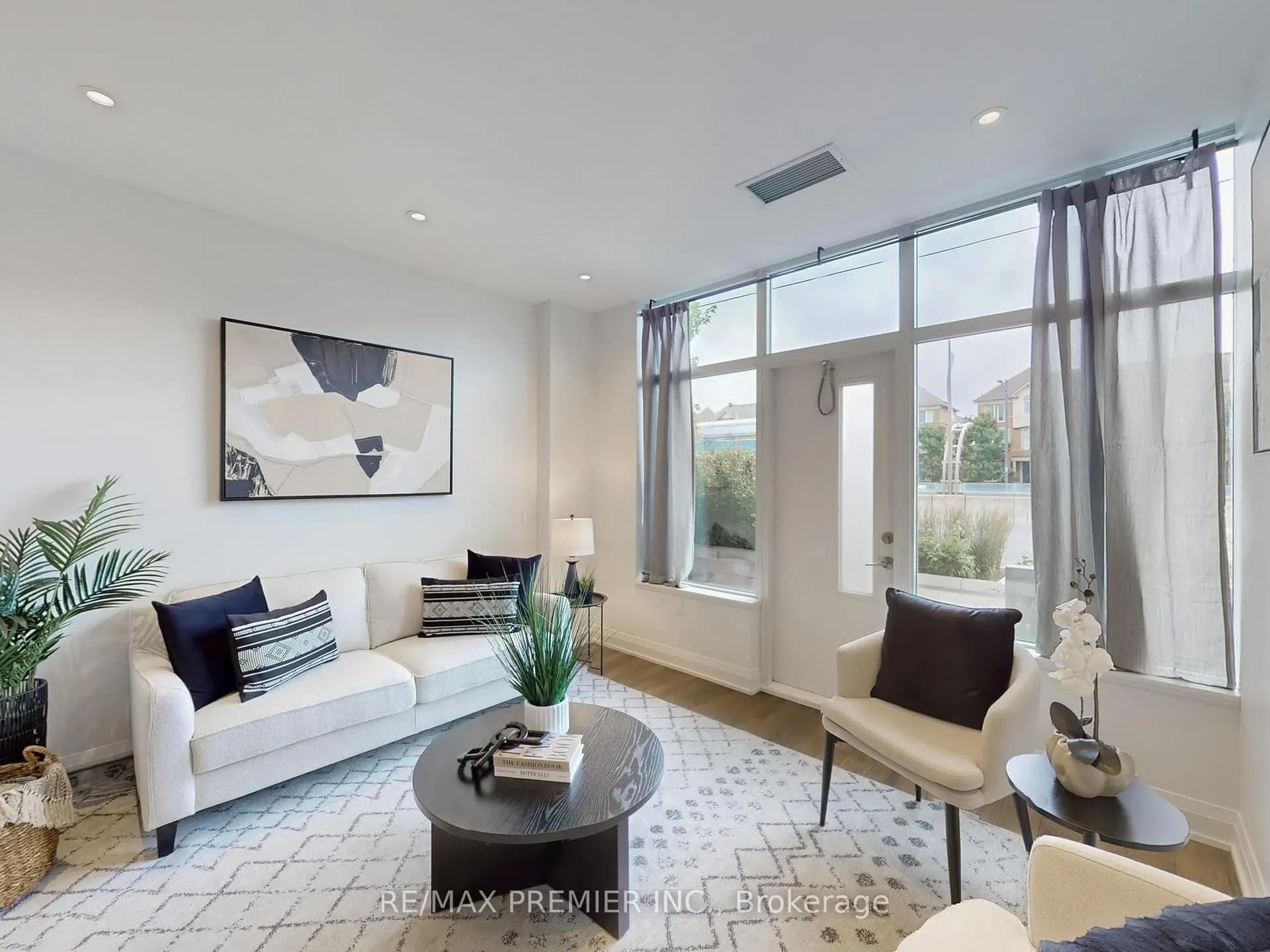 Photo 10 of Unit 119, 4800 Highway 7 Road, Vaughan, East Woodbridge — HOMEH