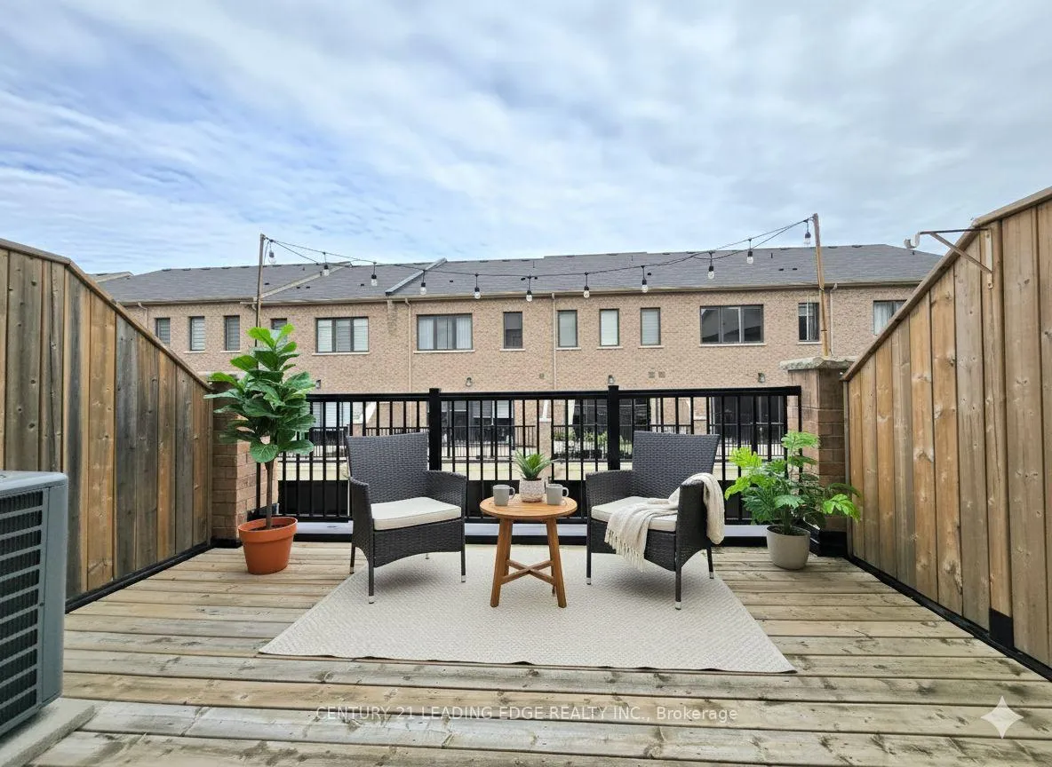 Photo 13 of 12 Cafaro Lane, Markham, Victoria Square — HOMEH
