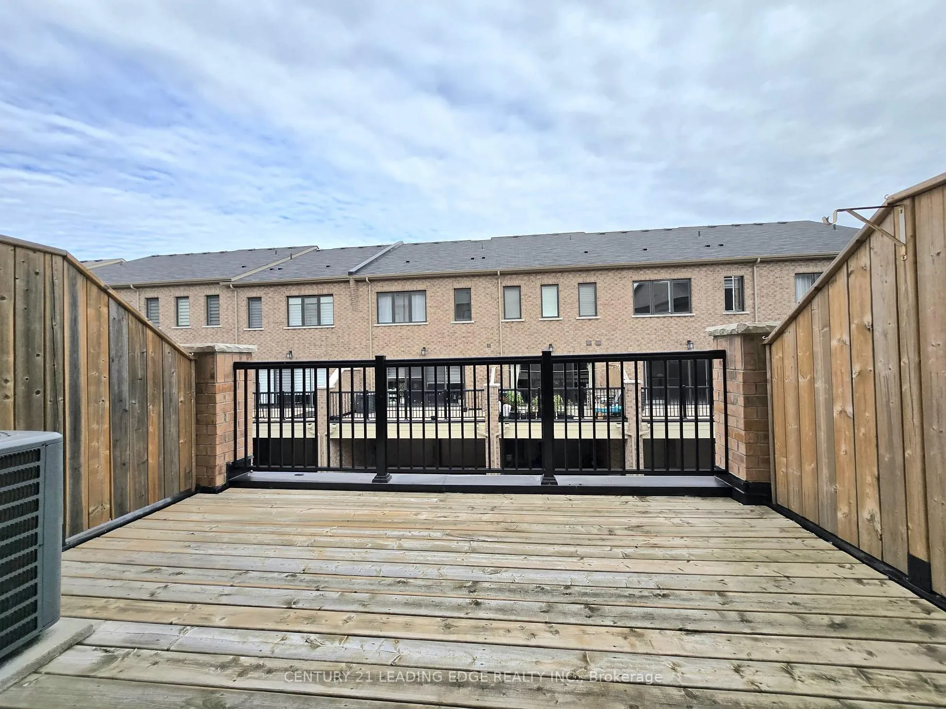 Photo 14 of 12 Cafaro Lane, Markham, Victoria Square — HOMEH