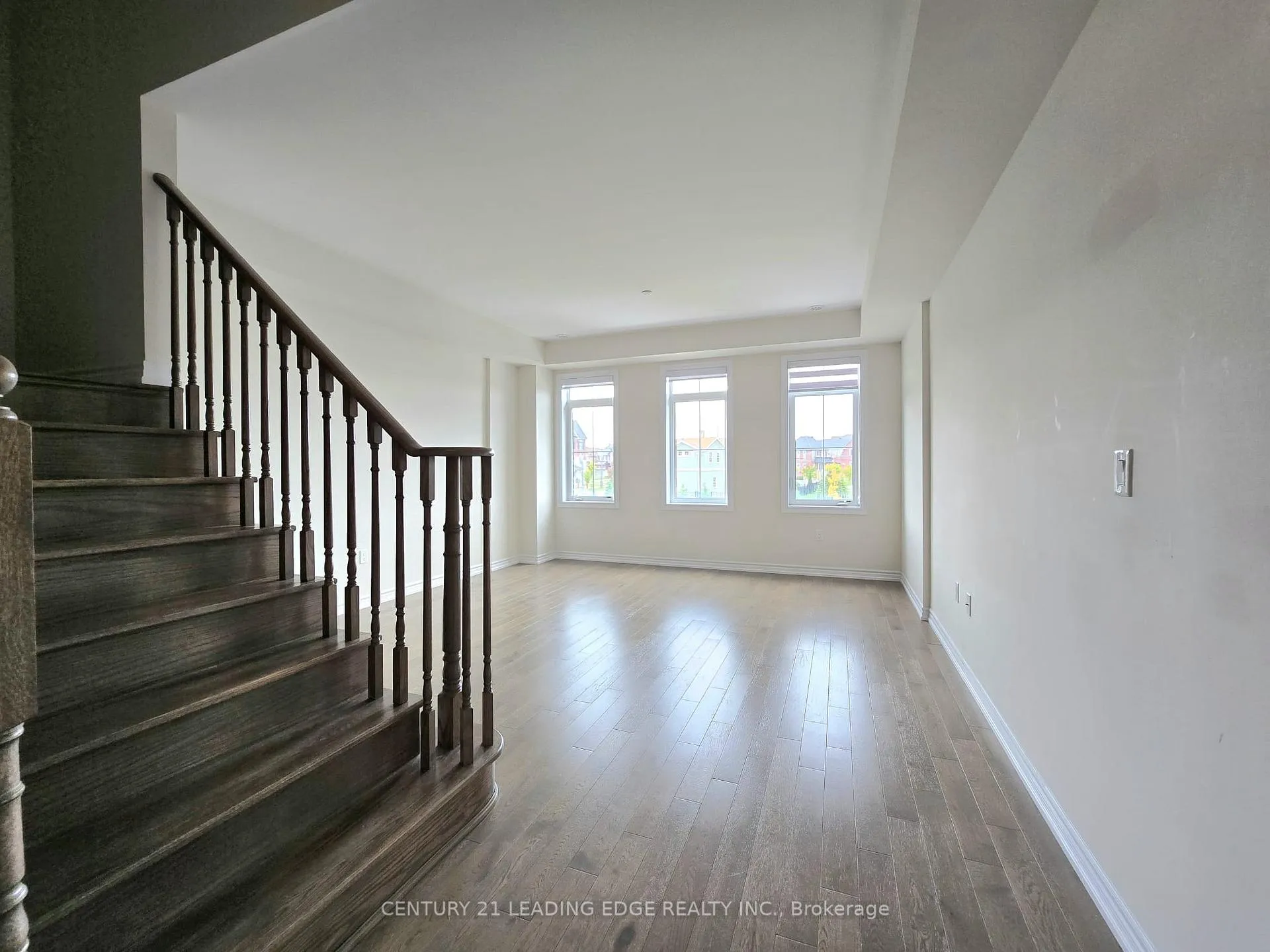 Photo 17 of 12 Cafaro Lane, Markham, Victoria Square — HOMEH