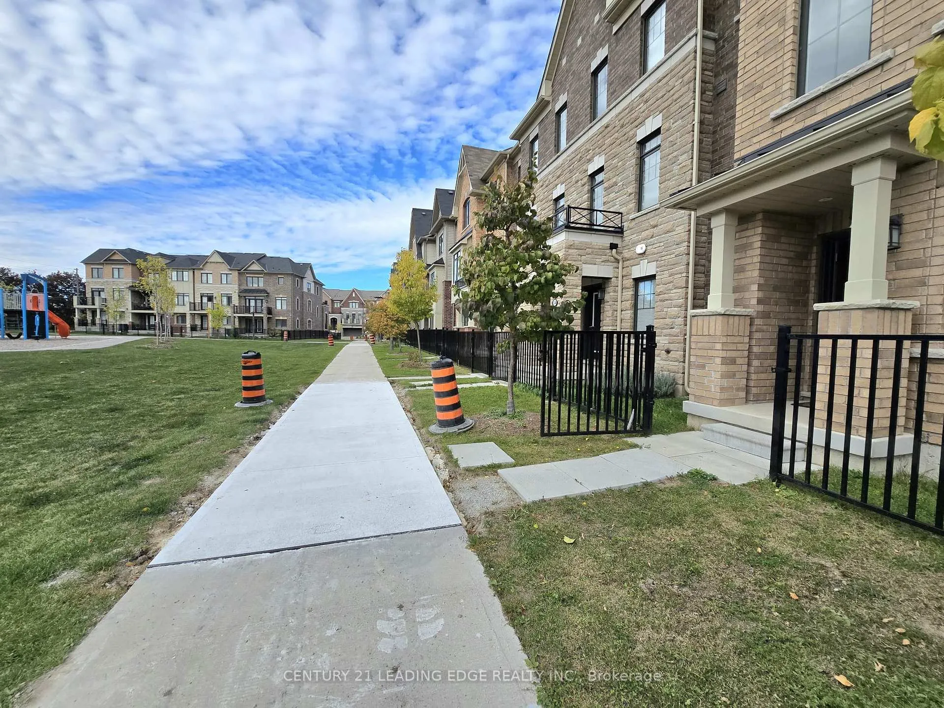 Photo 37 of 12 Cafaro Lane, Markham, Victoria Square — HOMEH