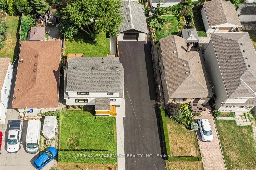 Photo 3 of 588 Barnaby Street, Hamilton, Parkview — HOMEH