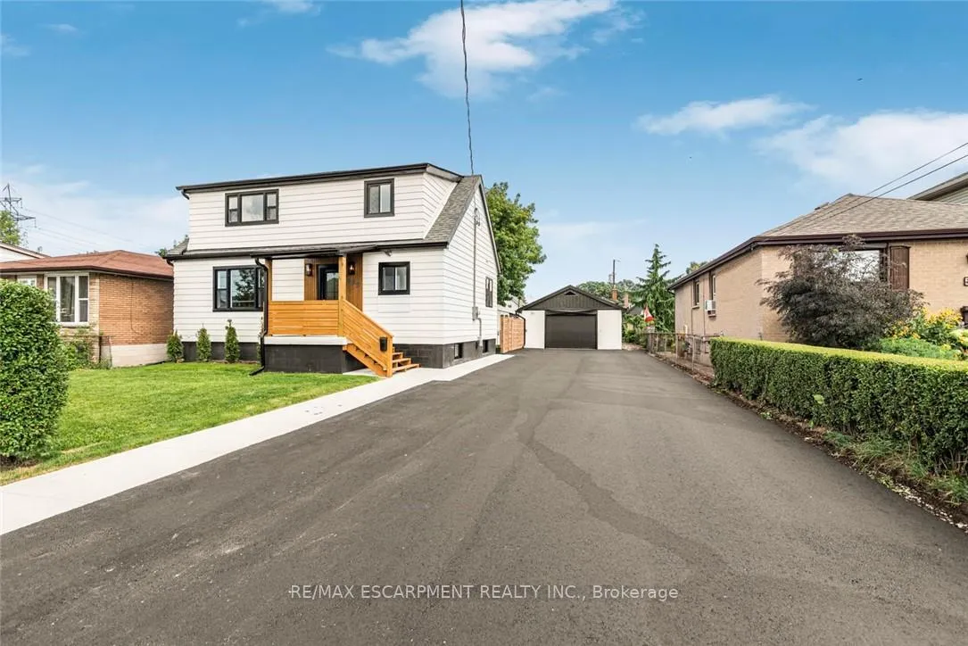 Photo 6 of 588 Barnaby Street, Hamilton, Parkview — HOMEH