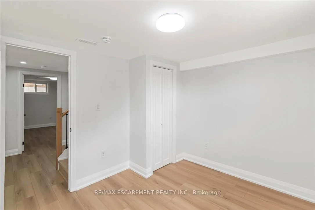 Photo 34 of 588 Barnaby Street, Hamilton, Parkview — HOMEH