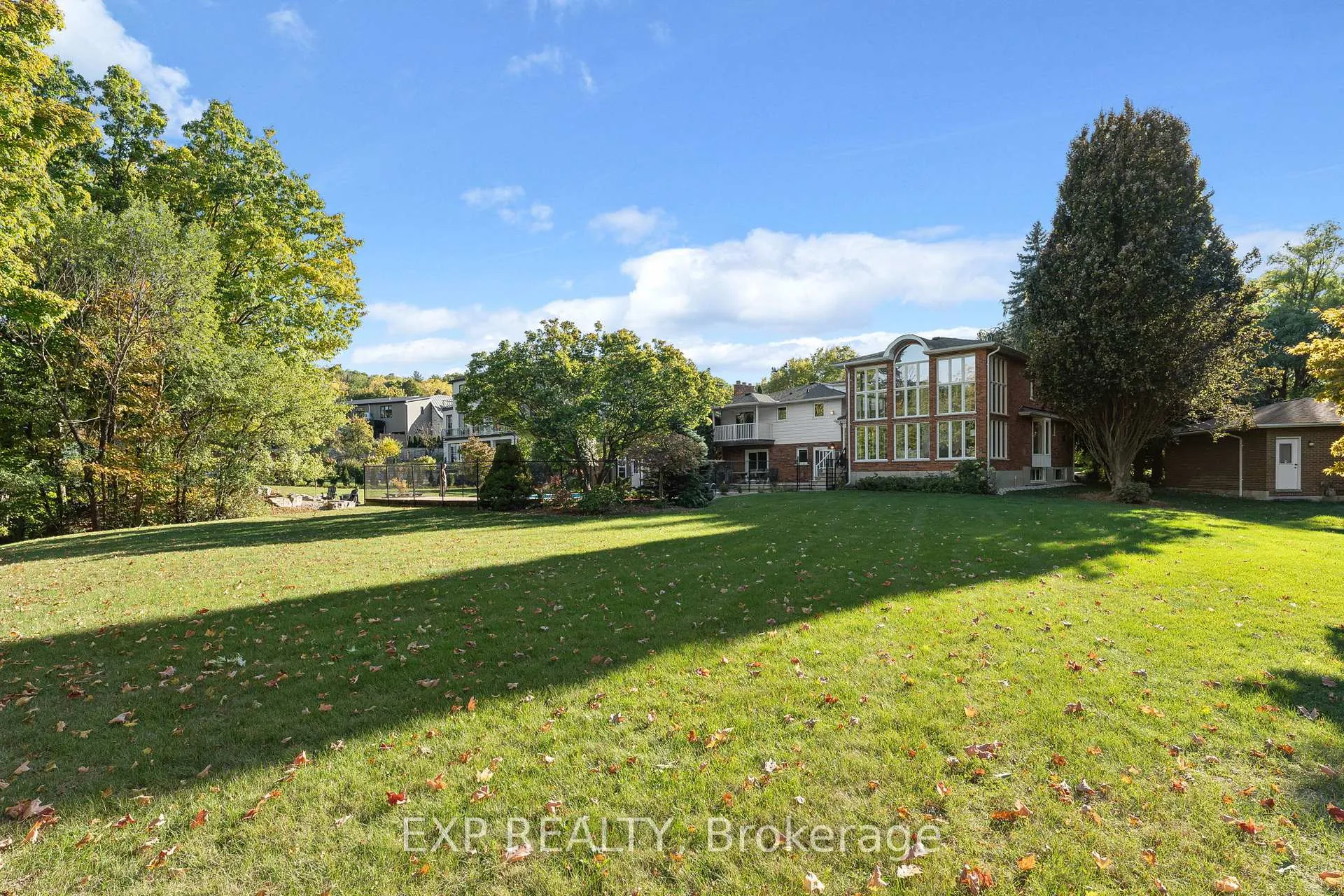 Photo 5 of 887 Montgomery Drive, Hamilton, Ancaster — HOMEH