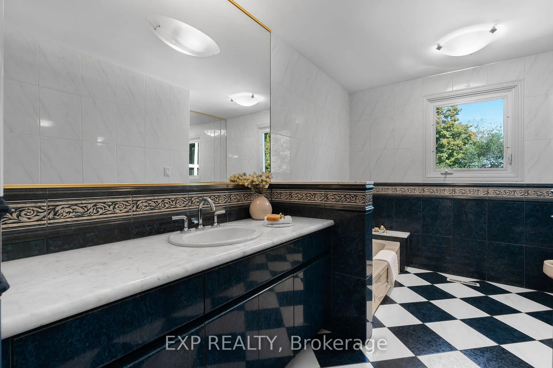 Photo 19 of 887 Montgomery Drive, Hamilton, Ancaster — HOMEH