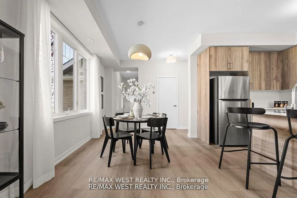 Photo 5 of 18 Ziibi Way, Clarington, Newcastle — HOMEH