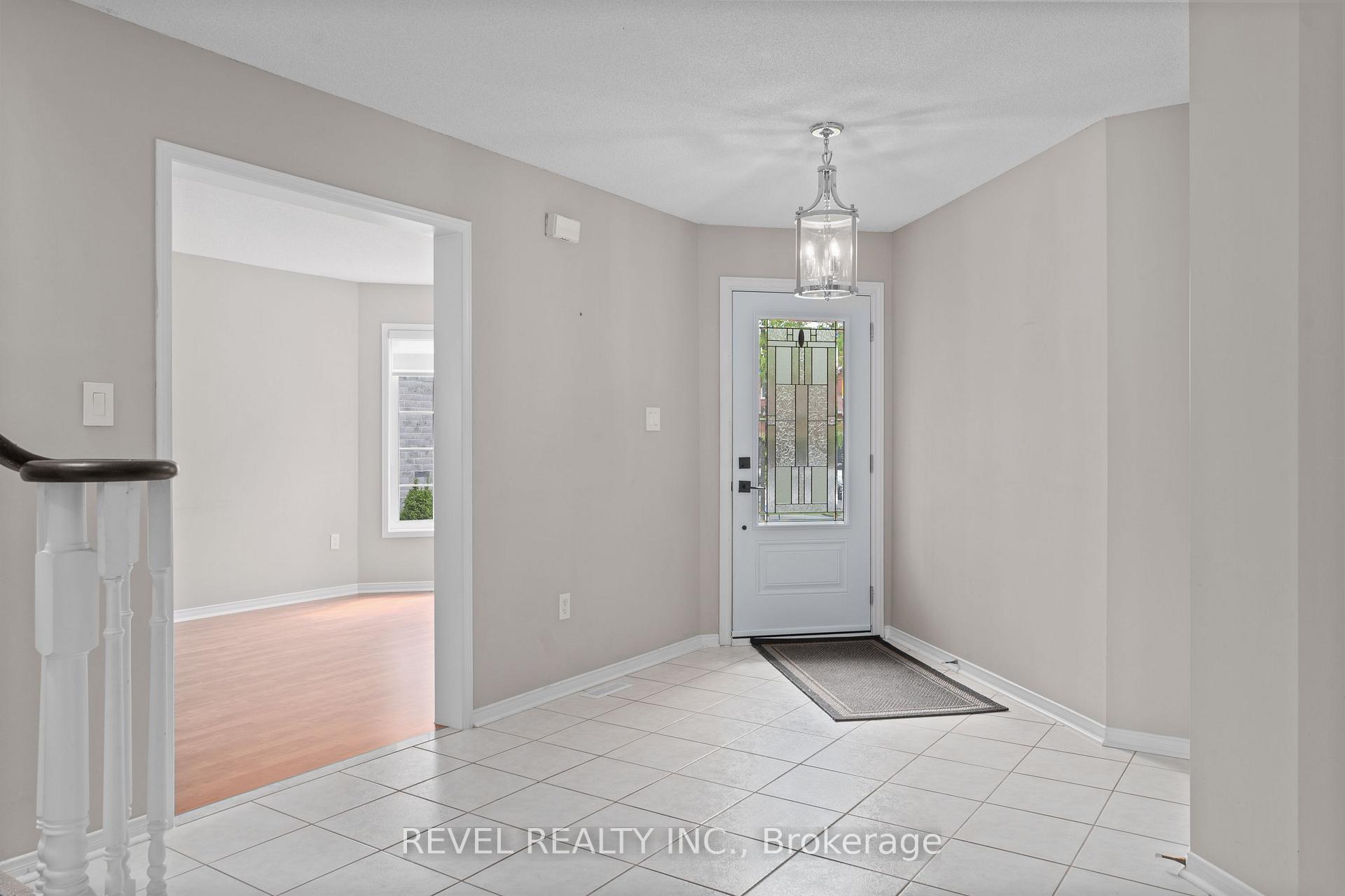 Photo 2 of 112 Violet Street, Barrie, Holly — HOMEH