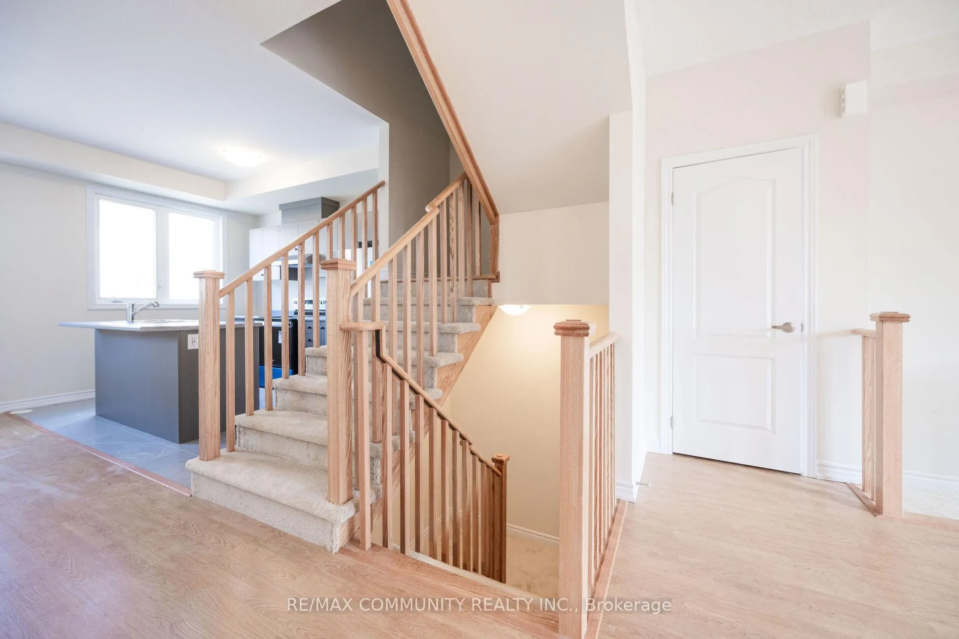 Photo 7 of 135 Senay Circle, Clarington, Courtice — HOMEH