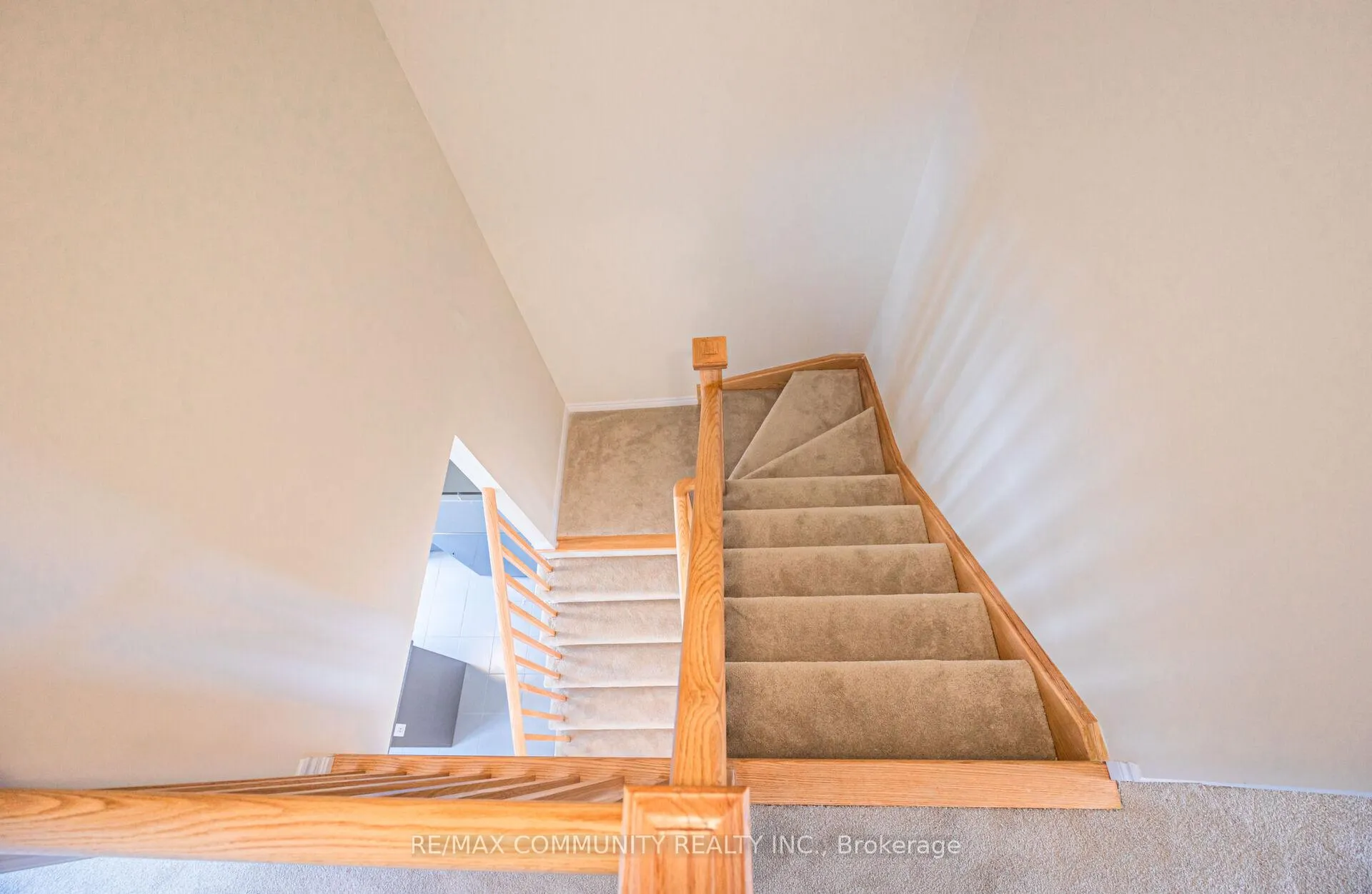 Photo 11 of 135 Senay Circle, Clarington, Courtice — HOMEH