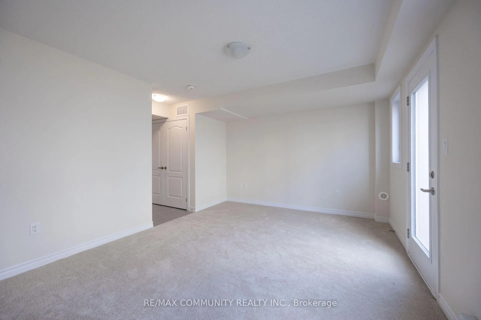 Photo 17 of 135 Senay Circle, Clarington, Courtice — HOMEH