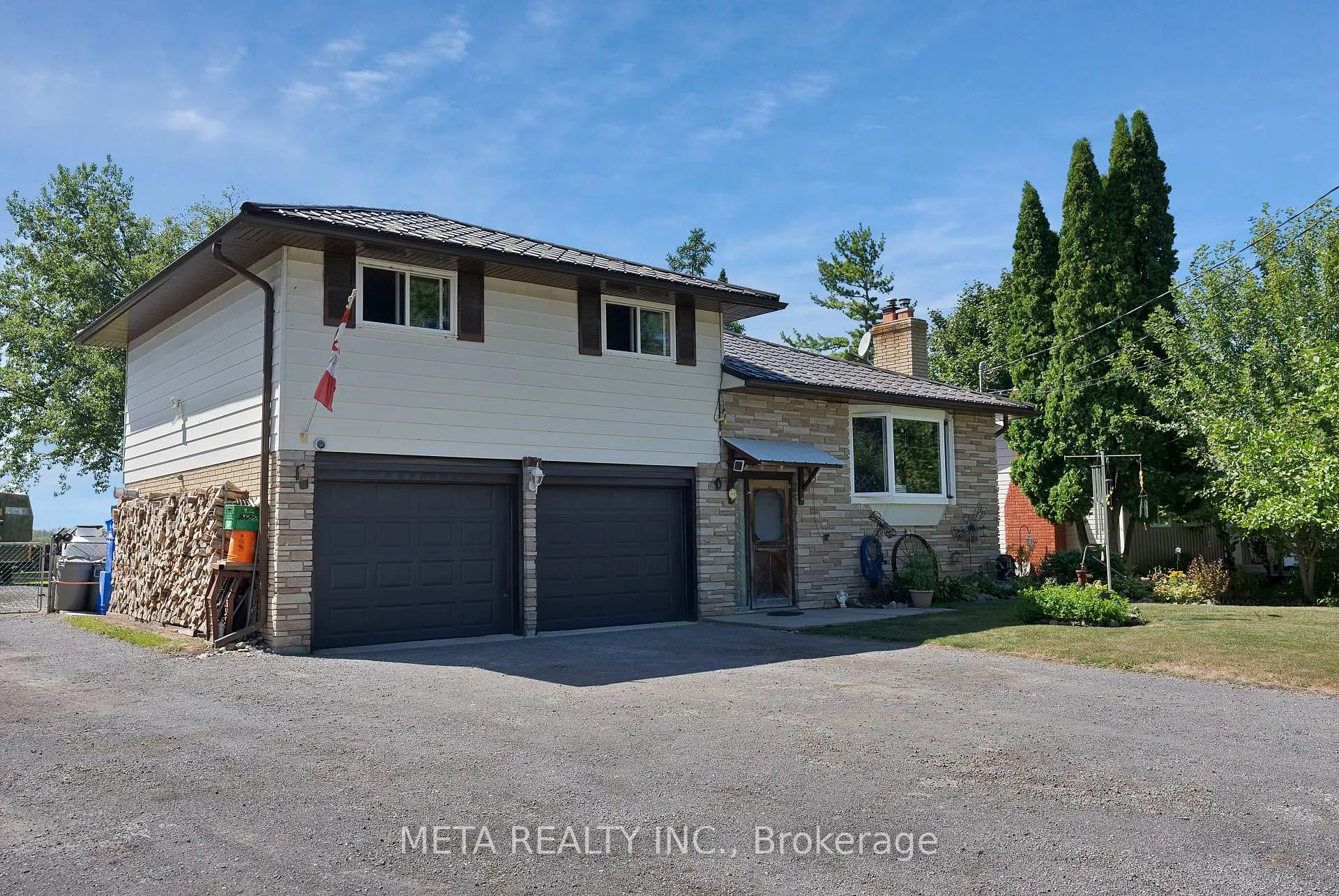 Front of 520 Duclos Point Road
