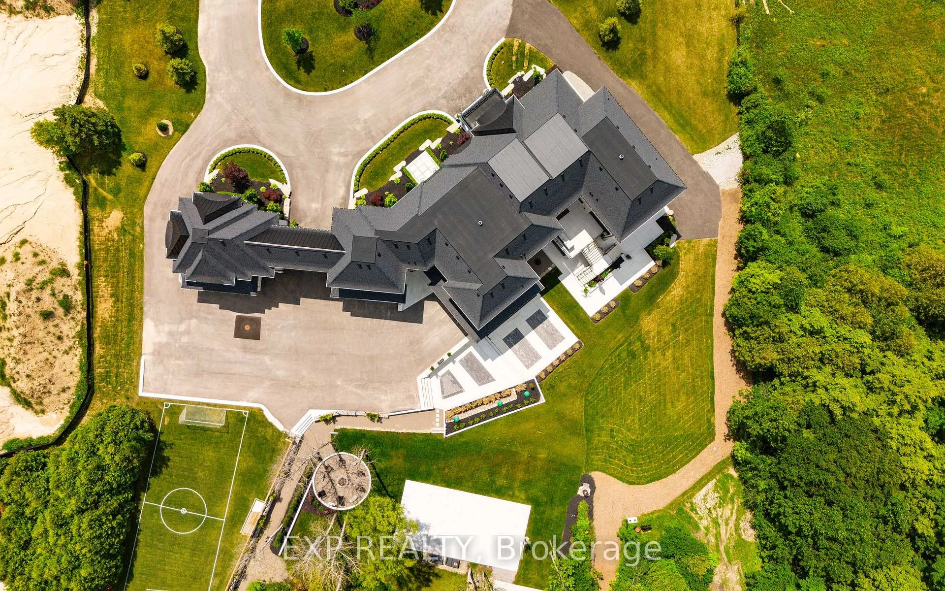 Photo 2 of 39 Orlin Chappel Court, King, Rural King — HOMEH