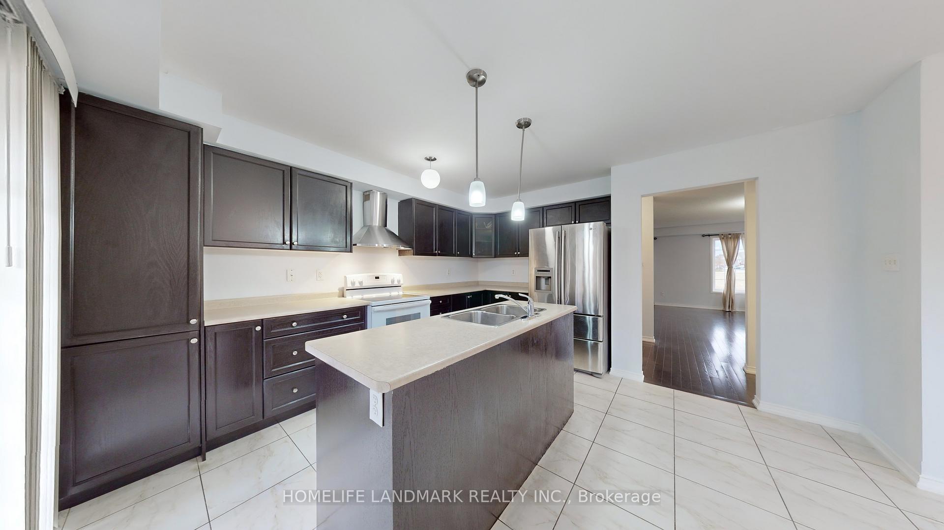 Photo 10 of 469 Rossland Road E, Ajax, Central East — HOMEH