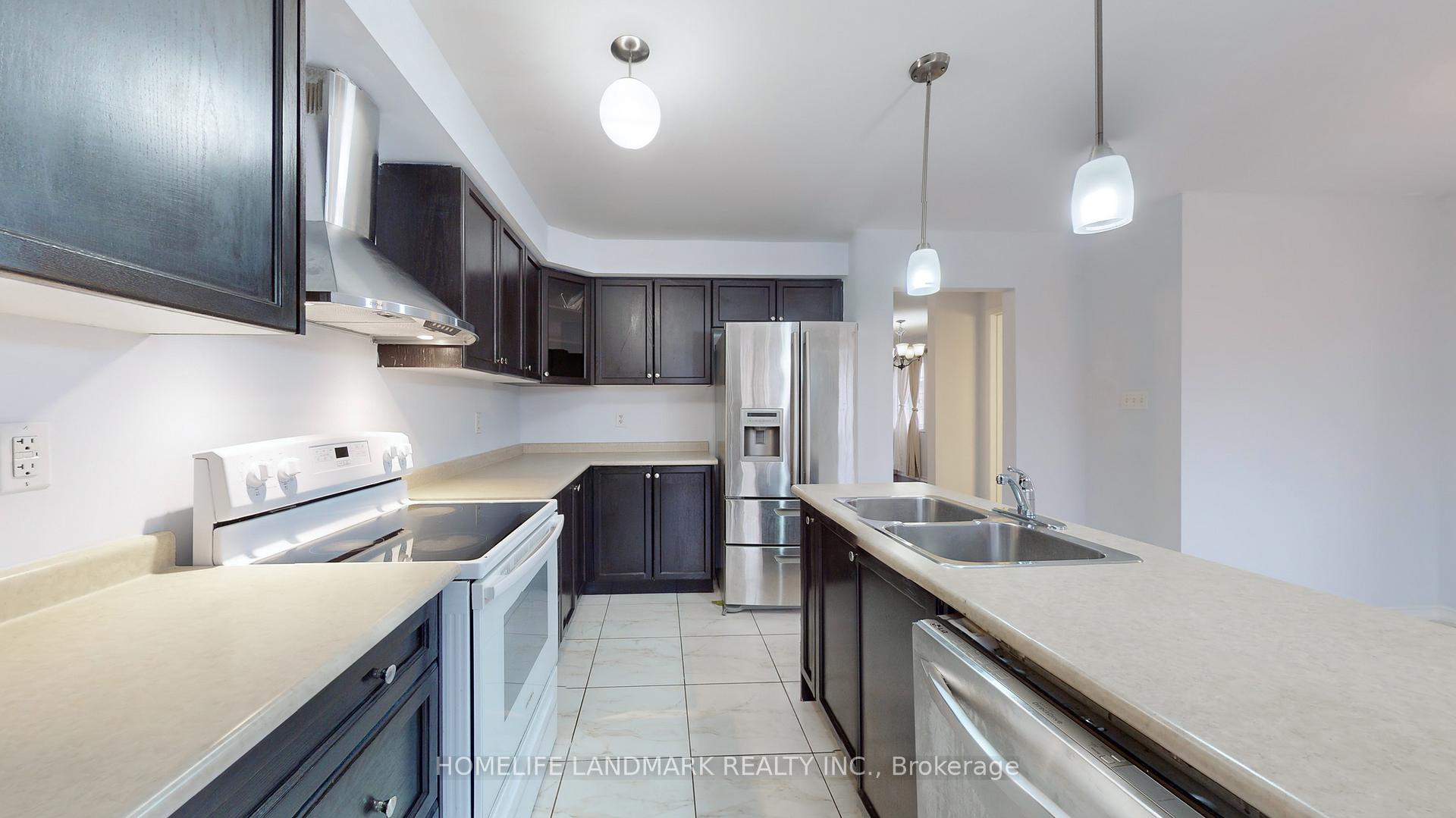 Photo 11 of 469 Rossland Road E, Ajax, Central East — HOMEH