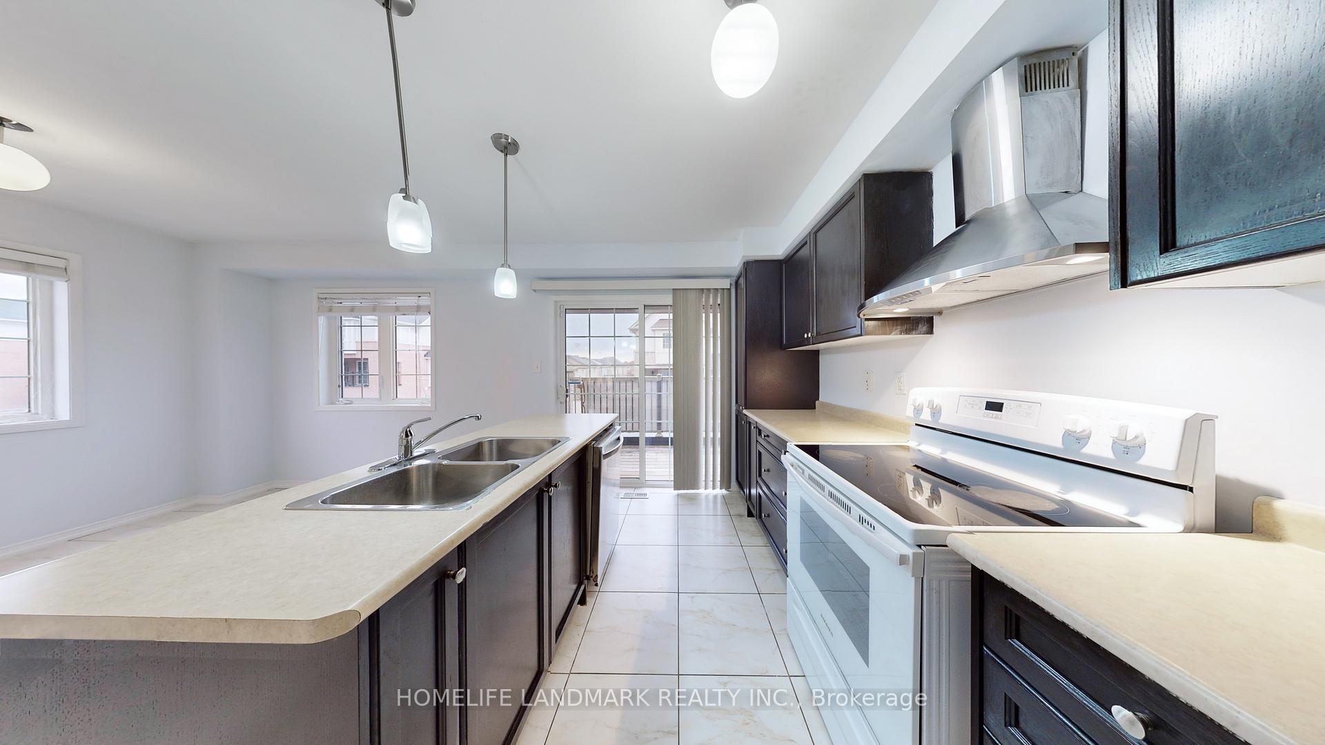 Photo 14 of 469 Rossland Road E, Ajax, Central East — HOMEH
