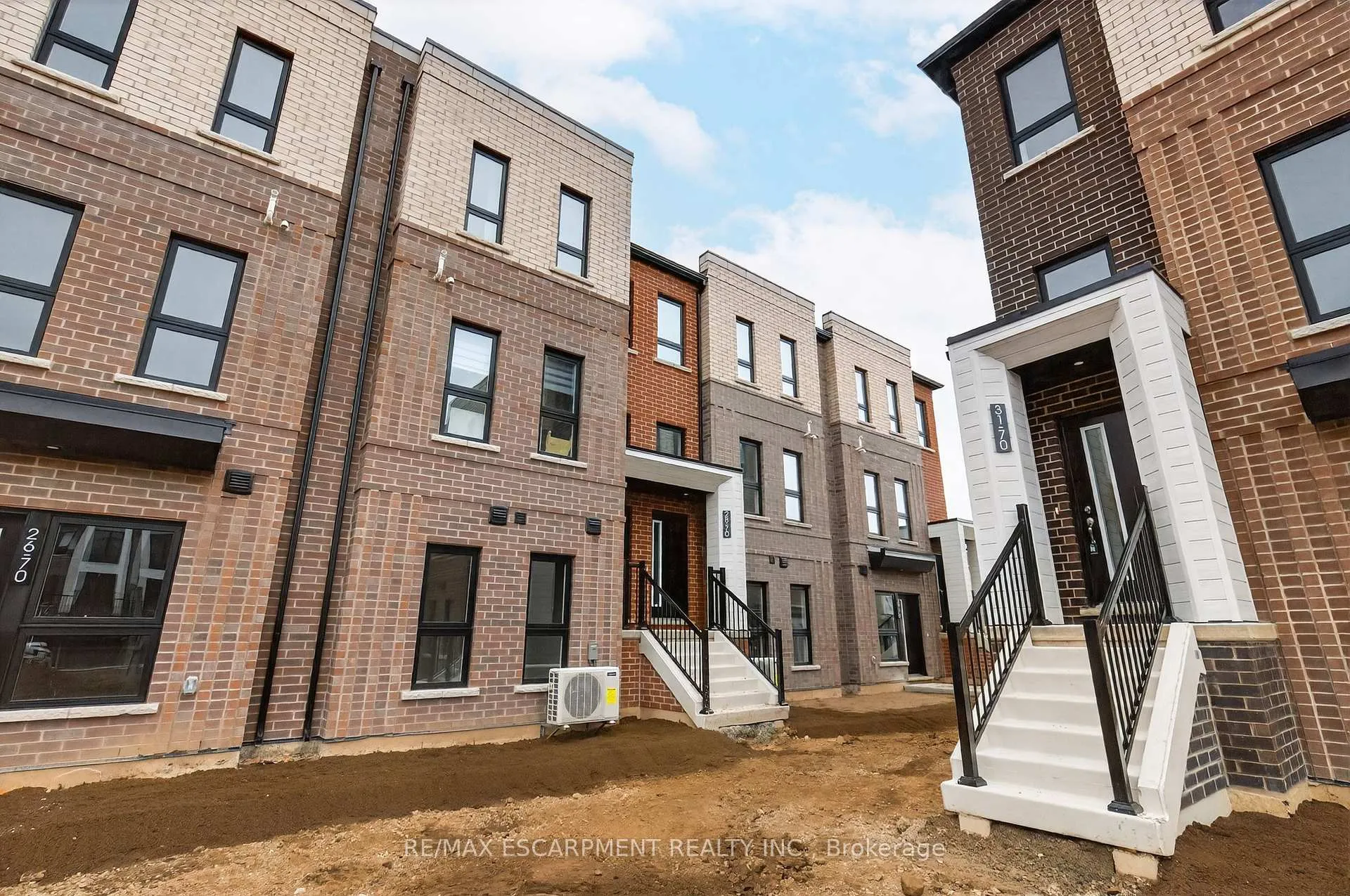 Photo 1 of Unit 28, 70 Kenesky Drive, Hamilton, Waterdown — HOMEH