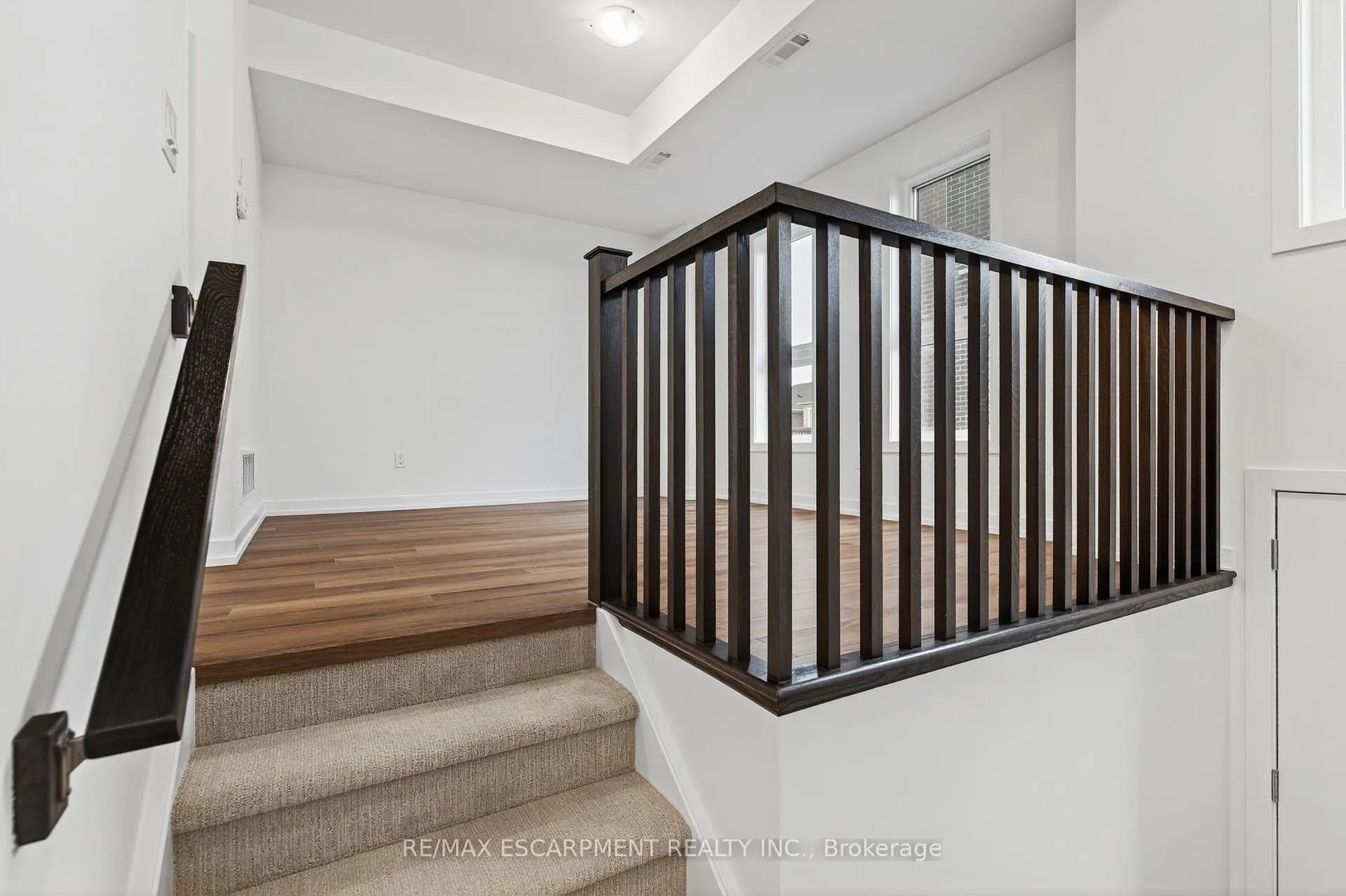 Photo 4 of Unit 28, 70 Kenesky Drive, Hamilton, Waterdown — HOMEH
