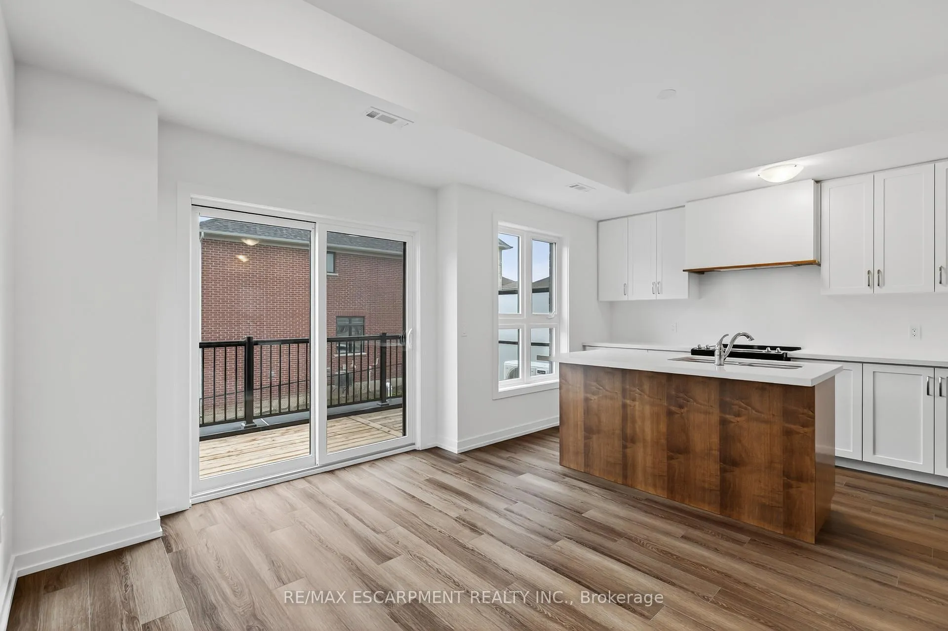 Photo 10 of Unit 28, 70 Kenesky Drive, Hamilton, Waterdown — HOMEH