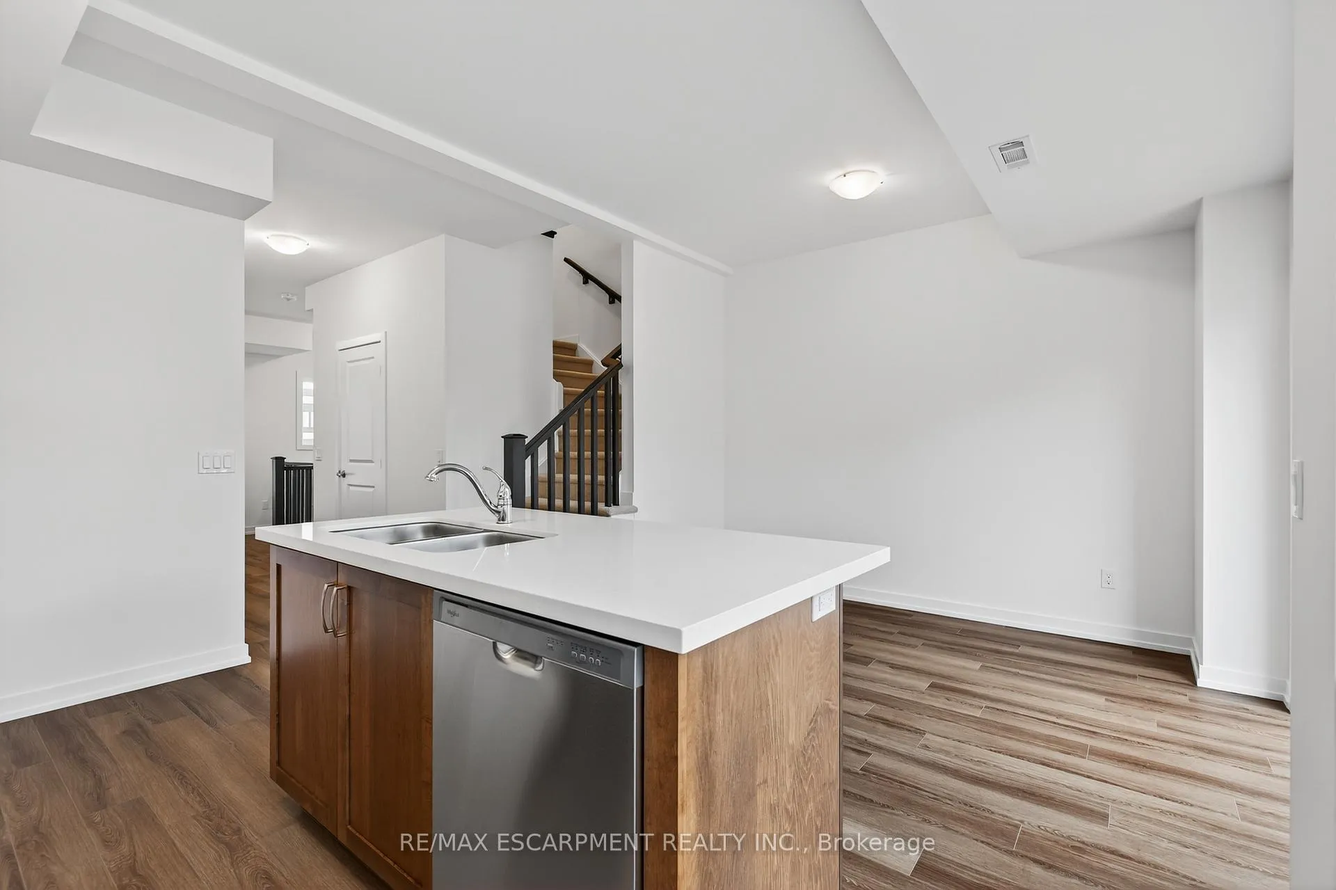 Photo 15 of Unit 28, 70 Kenesky Drive, Hamilton, Waterdown — HOMEH