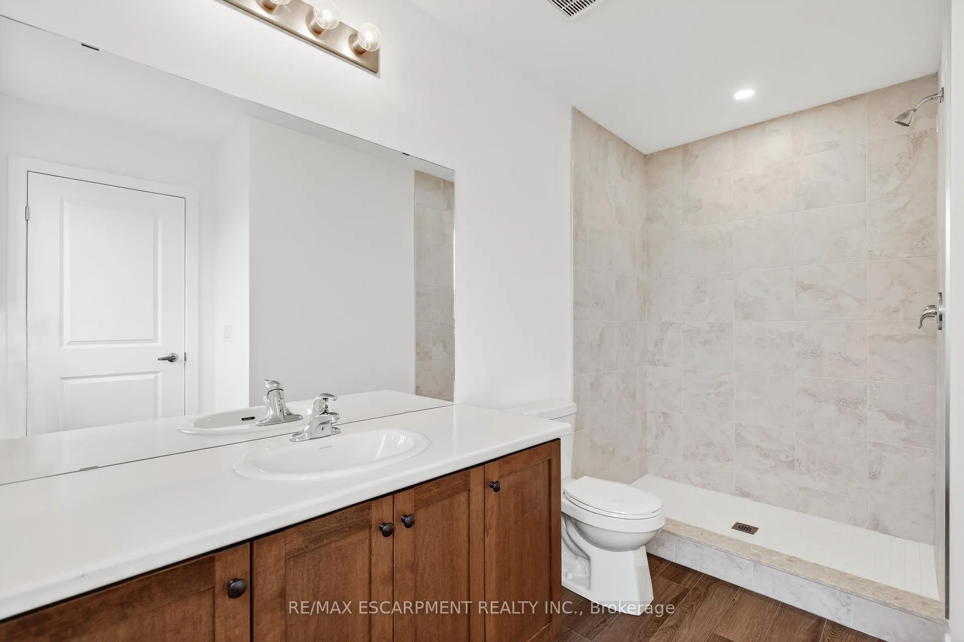 Photo 30 of Unit 28, 70 Kenesky Drive, Hamilton, Waterdown — HOMEH