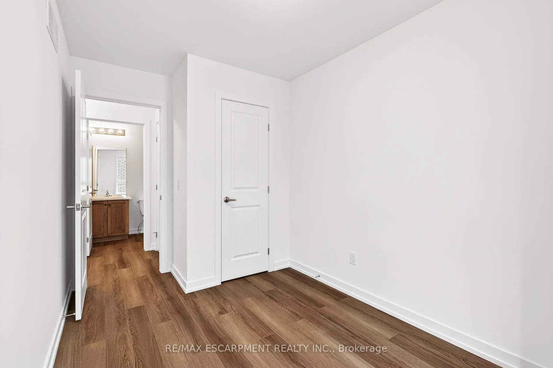 Photo 33 of Unit 28, 70 Kenesky Drive, Hamilton, Waterdown — HOMEH