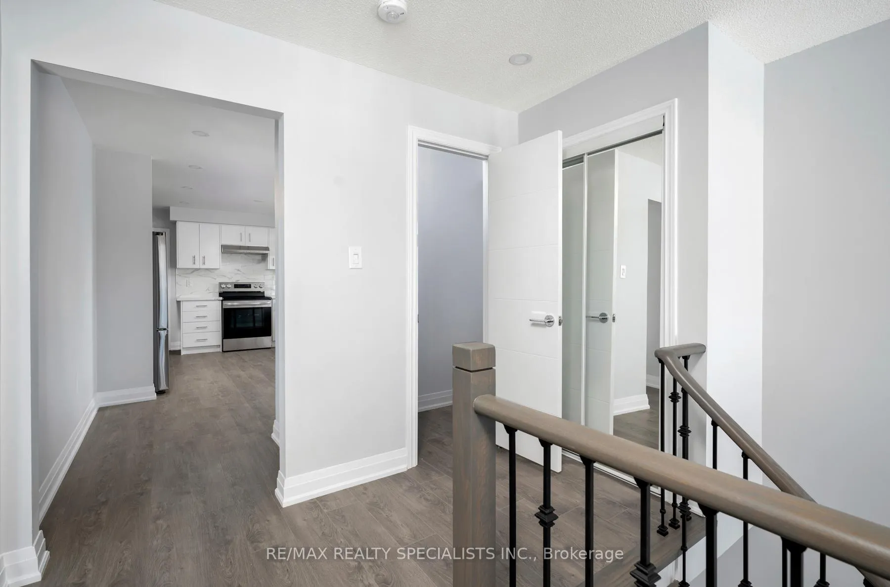 Photo 6 of Unit UPPER, 25 Twinberry Crescent, Vaughan, East Woodbridge — HOMEH