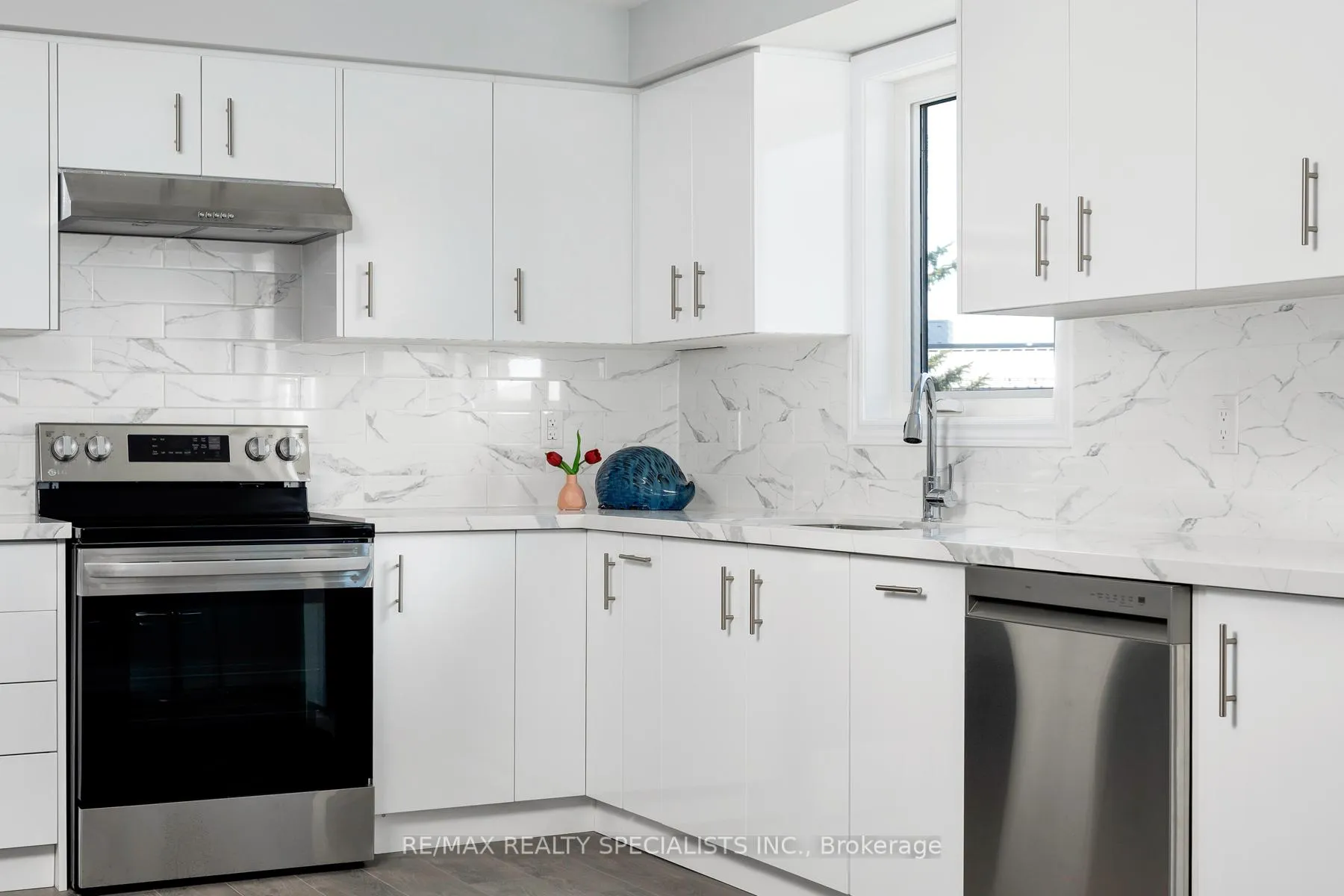 Photo 21 of Unit UPPER, 25 Twinberry Crescent, Vaughan, East Woodbridge — HOMEH