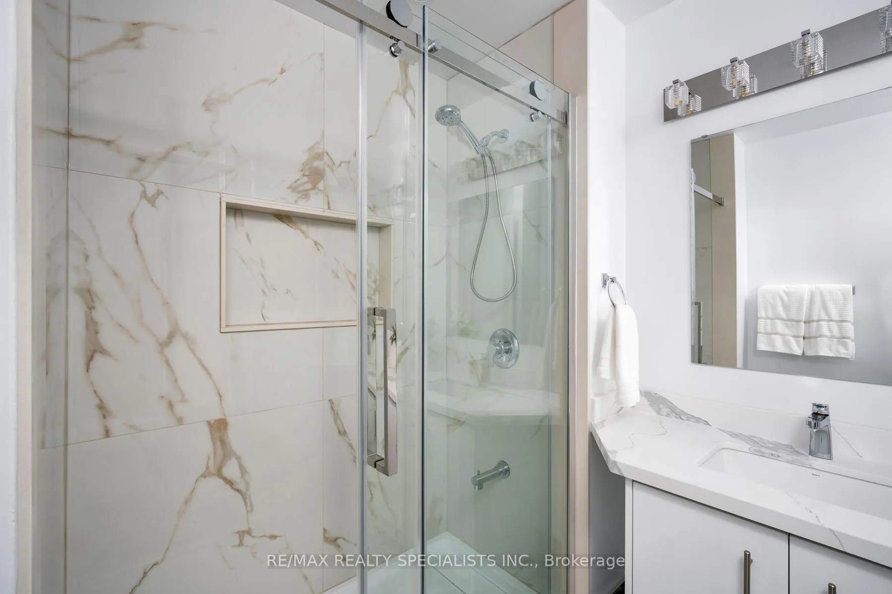 Photo 24 of Unit UPPER, 25 Twinberry Crescent, Vaughan, East Woodbridge — HOMEH