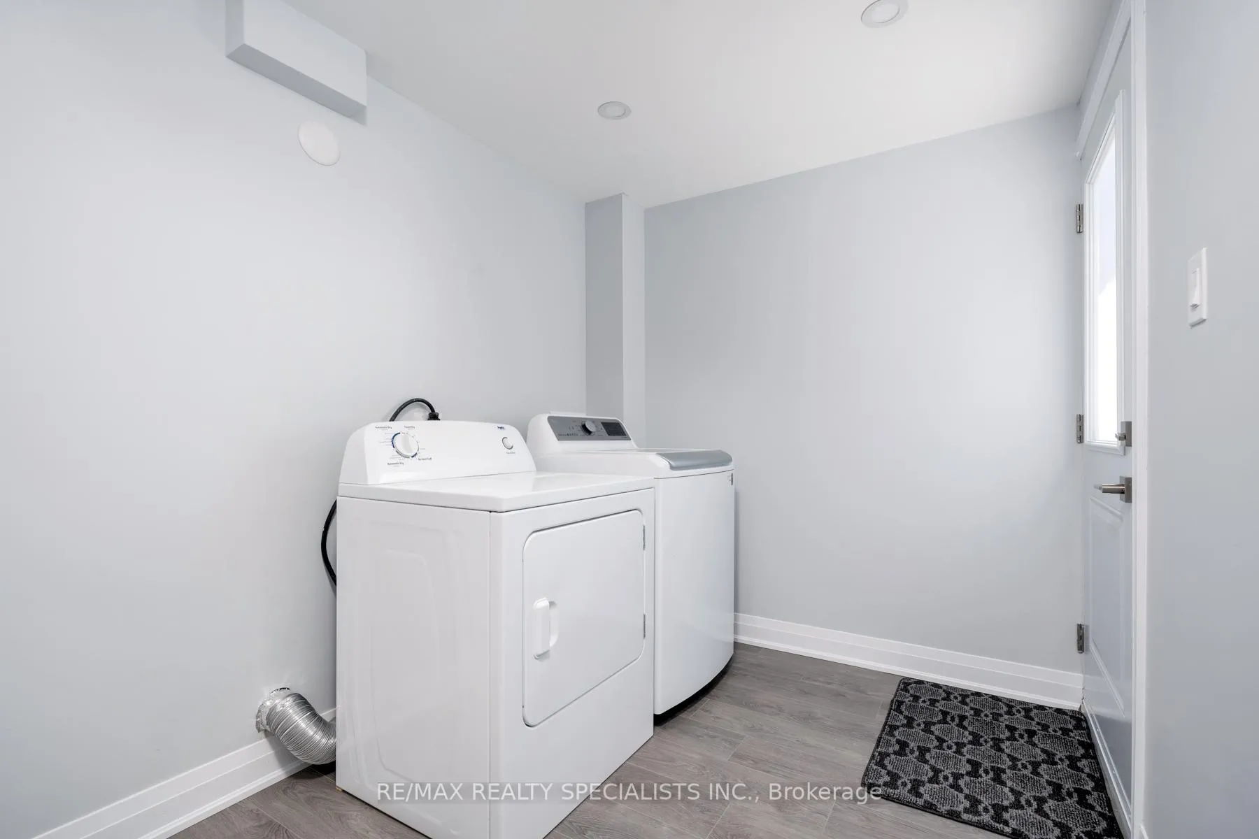 Photo 41 of Unit UPPER, 25 Twinberry Crescent, Vaughan, East Woodbridge — HOMEH