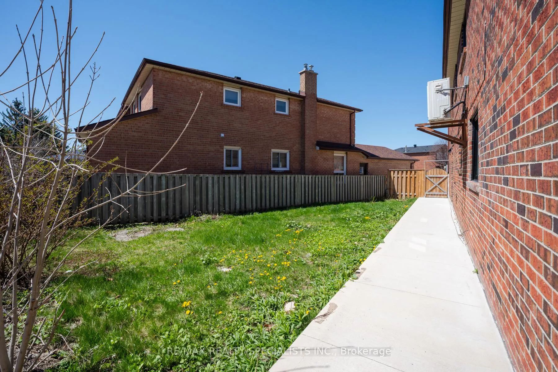 Photo 42 of Unit UPPER, 25 Twinberry Crescent, Vaughan, East Woodbridge — HOMEH