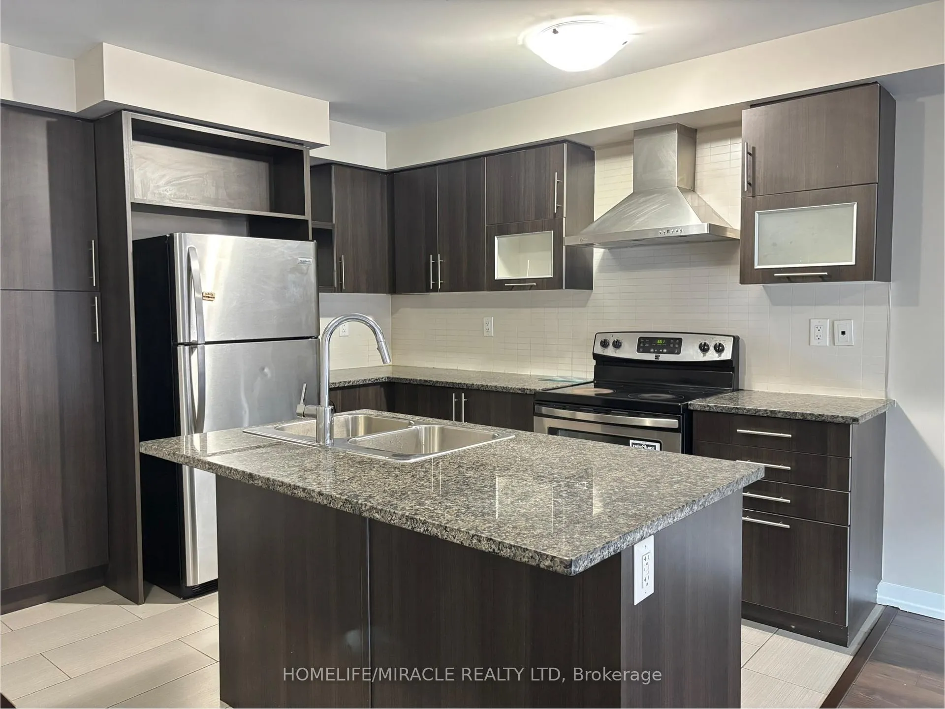 Photo 7 of 4 Hoover Road, Brampton, Northwest Brampton — HOMEH