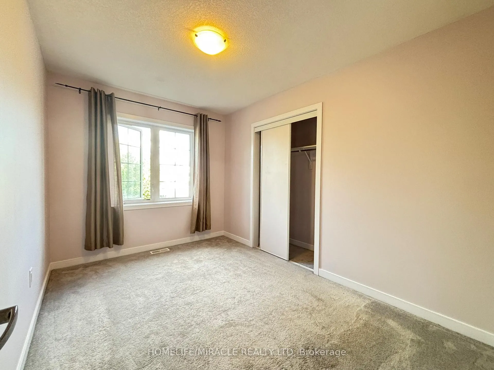 Photo 13 of 4 Hoover Road, Brampton, Northwest Brampton — HOMEH