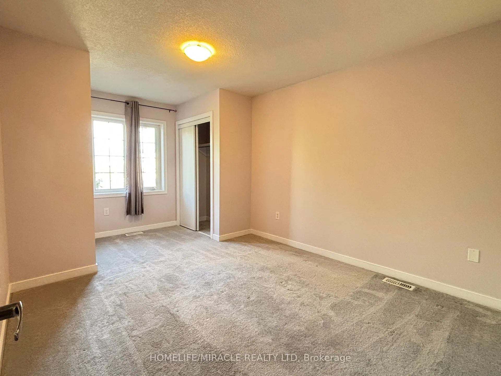 Photo 14 of 4 Hoover Road, Brampton, Northwest Brampton — HOMEH